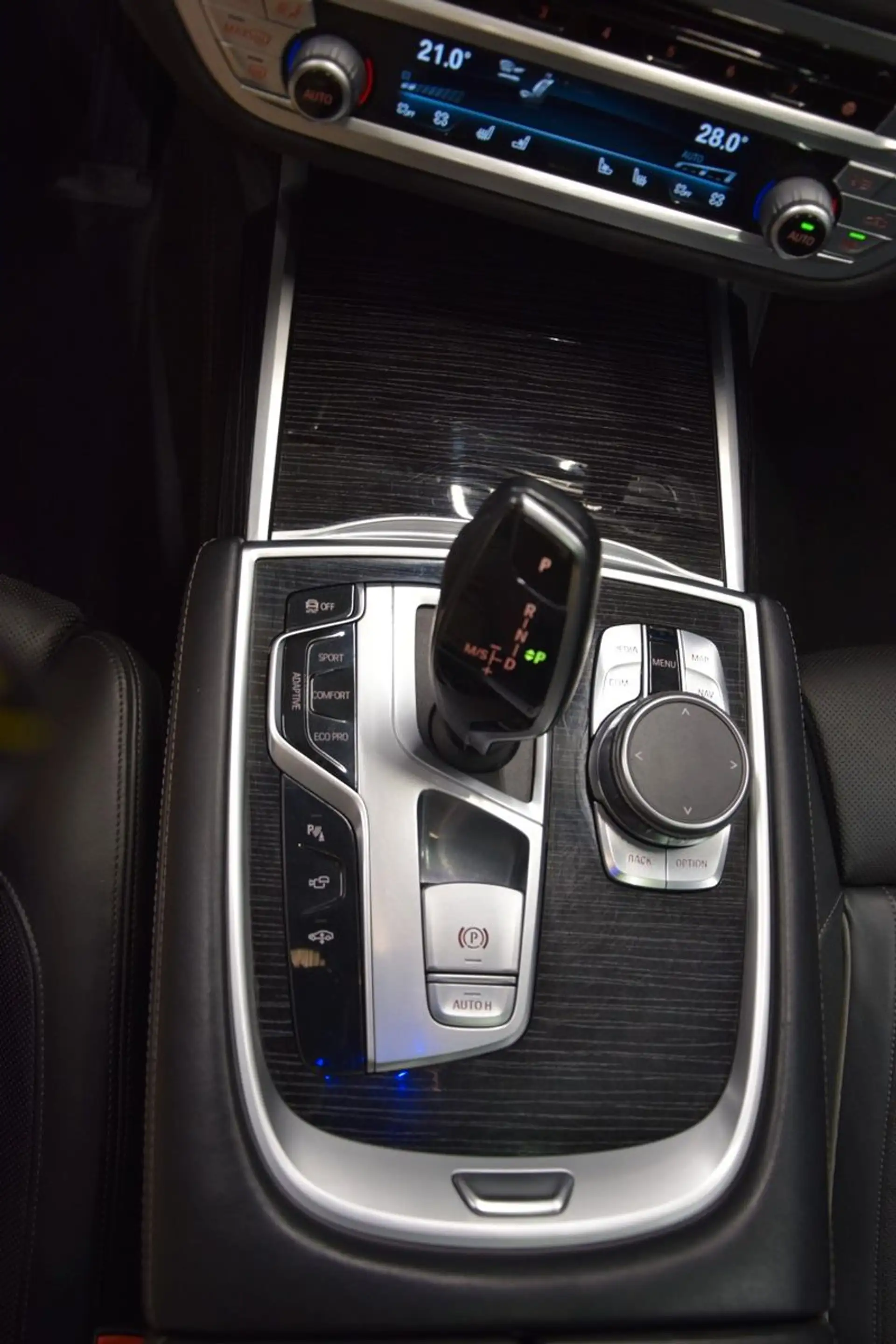 BMW 750 d xDrive HuD Leder ACC Massage H&k Laser Kam — photo 22