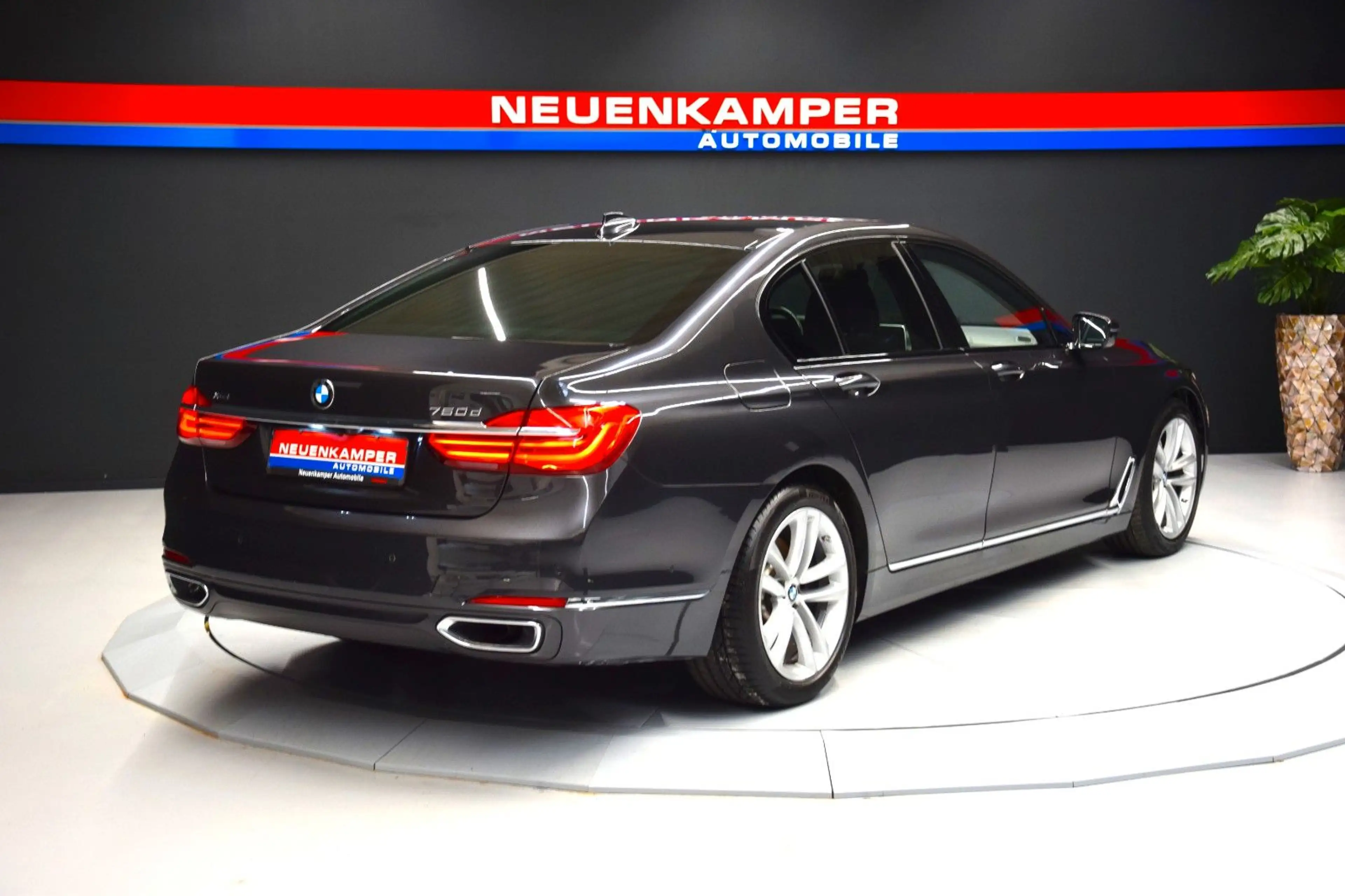 BMW 750 d xDrive HuD Leder ACC Massage H&k Laser Kam — photo 6