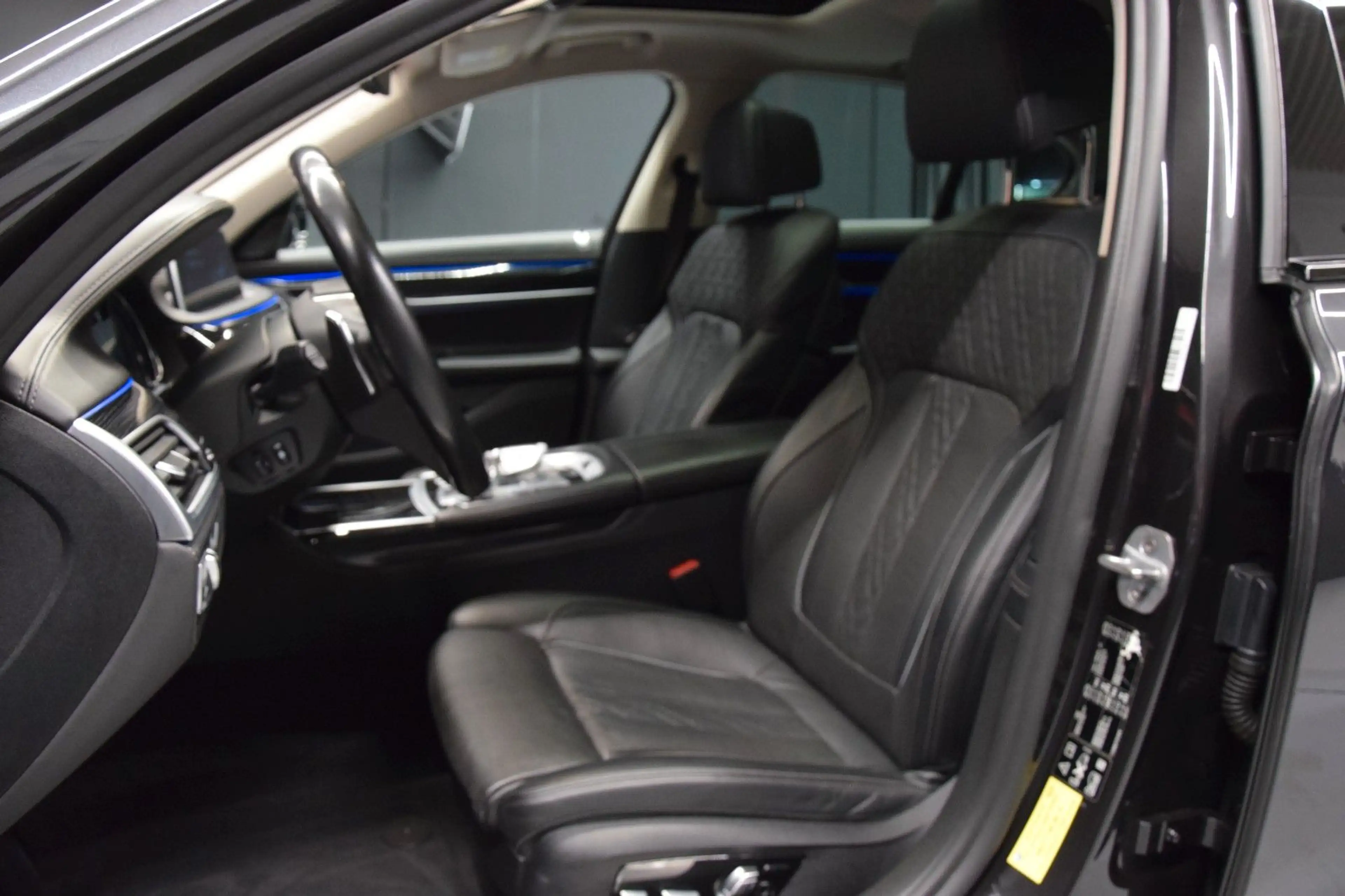 BMW 750 d xDrive HuD Leder ACC Massage H&k Laser Kam — photo 20
