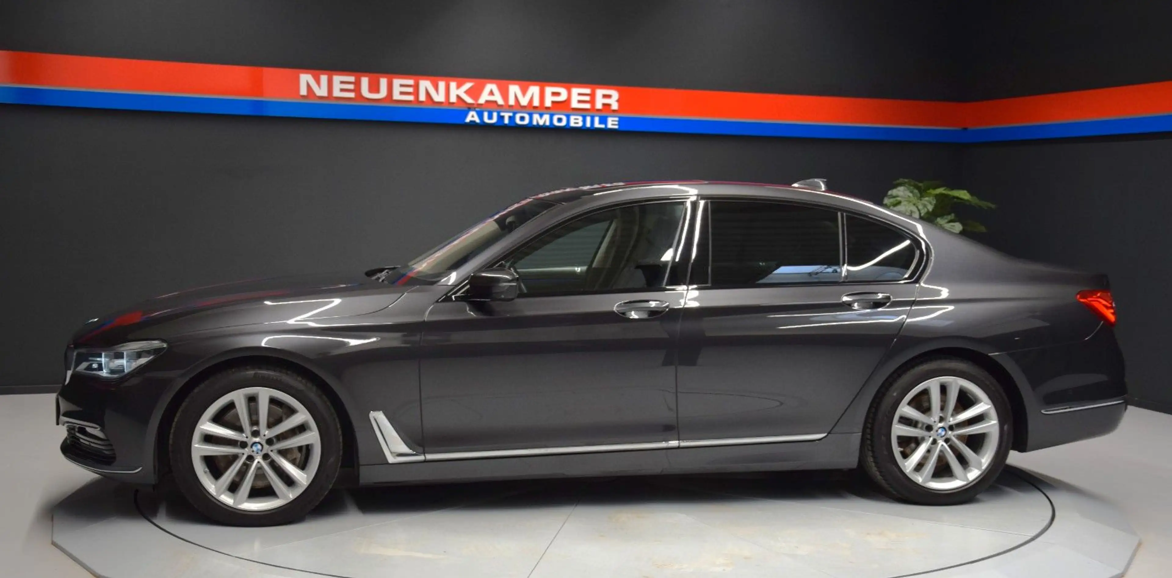 BMW 750 d xDrive HuD Leder ACC Massage H&k Laser Kam — photo 9