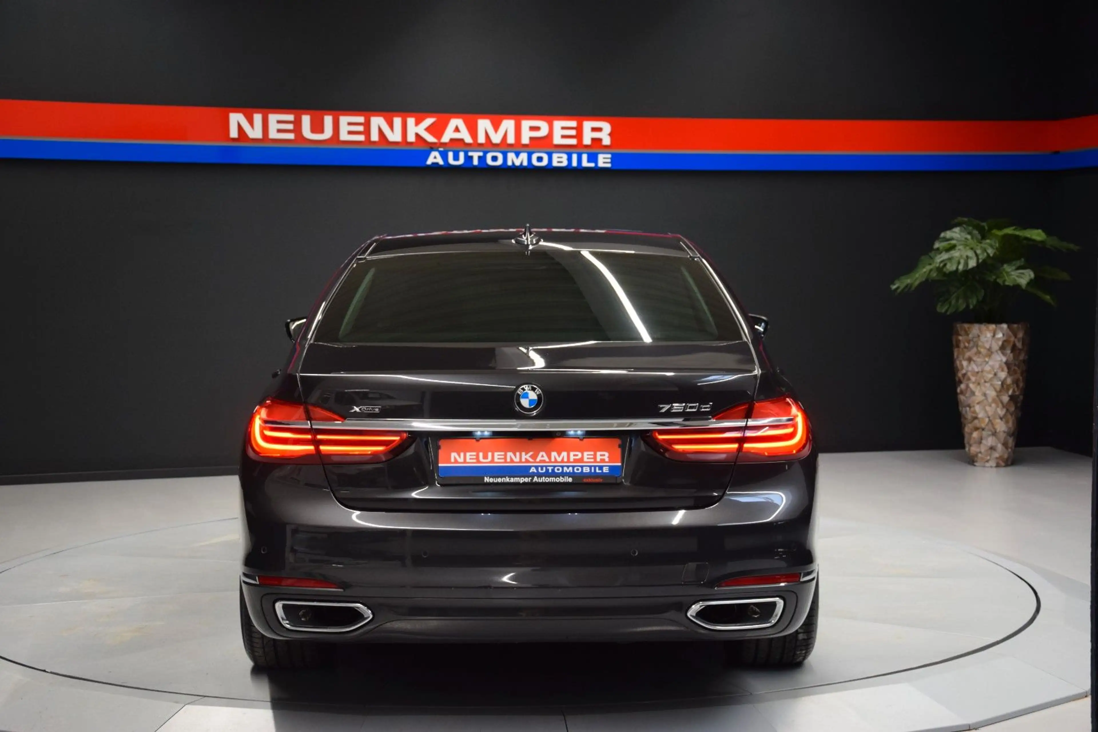 BMW 750 d xDrive HuD Leder ACC Massage H&k Laser Kam — photo 7