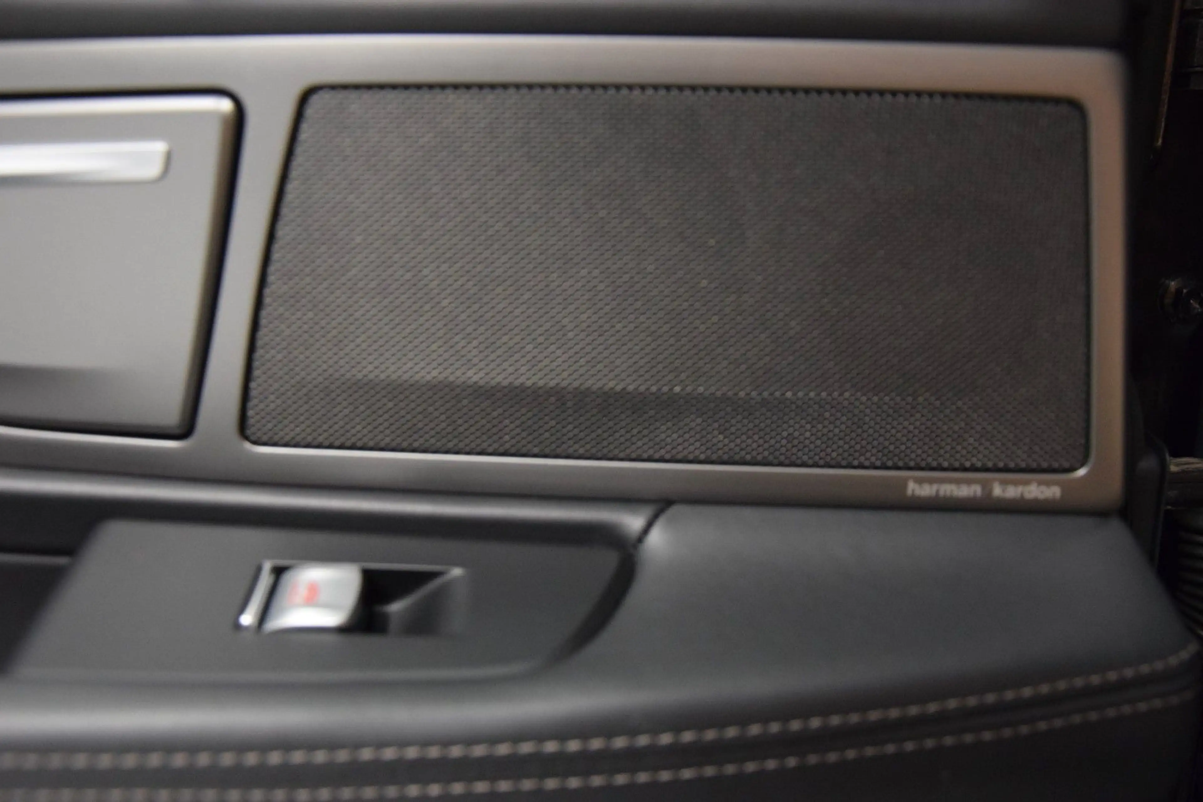 BMW 750 d xDrive HuD Leder ACC Massage H&k Laser Kam — photo 28