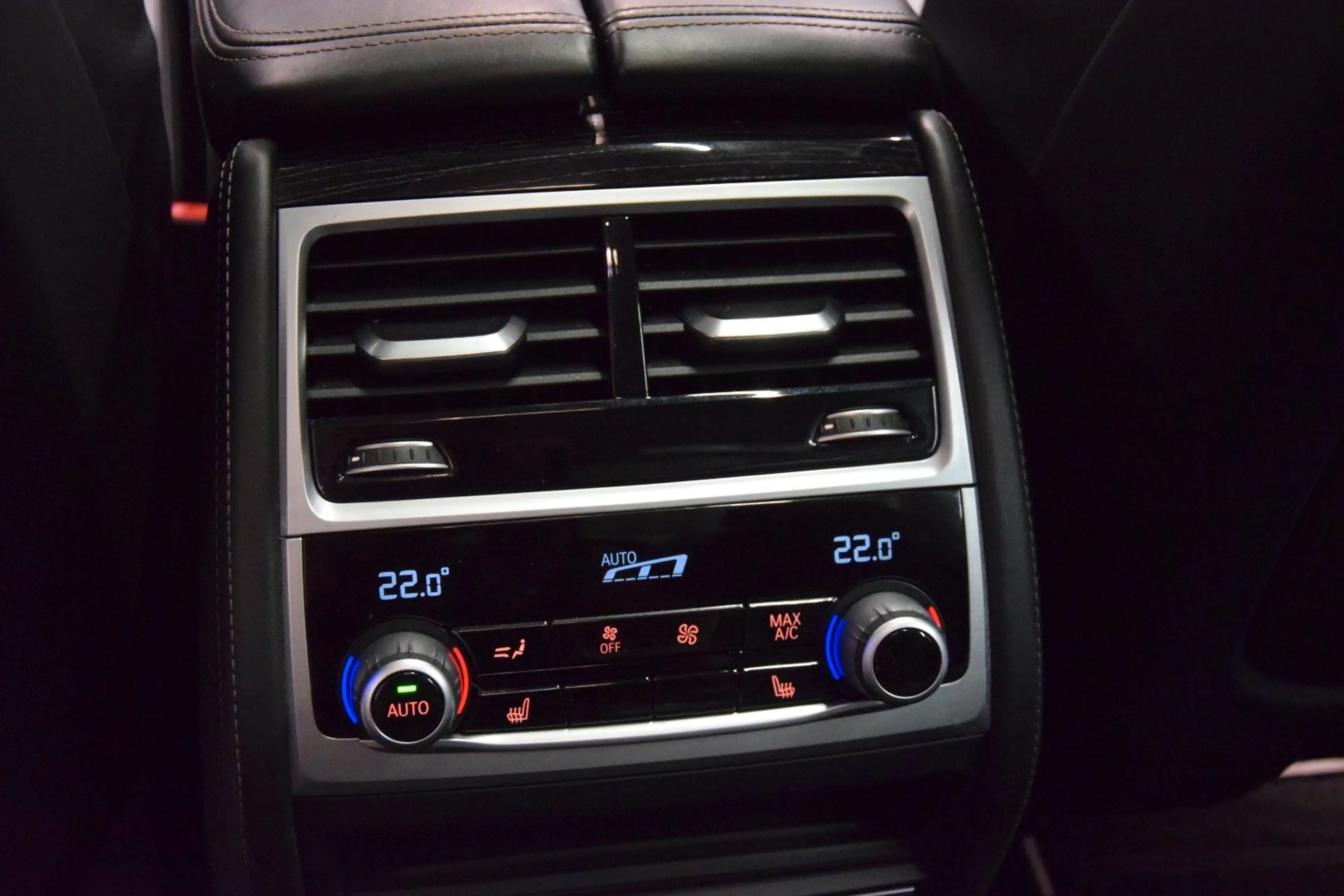 BMW 750 d xDrive HuD Leder ACC Massage H&k Laser Kam — photo 27
