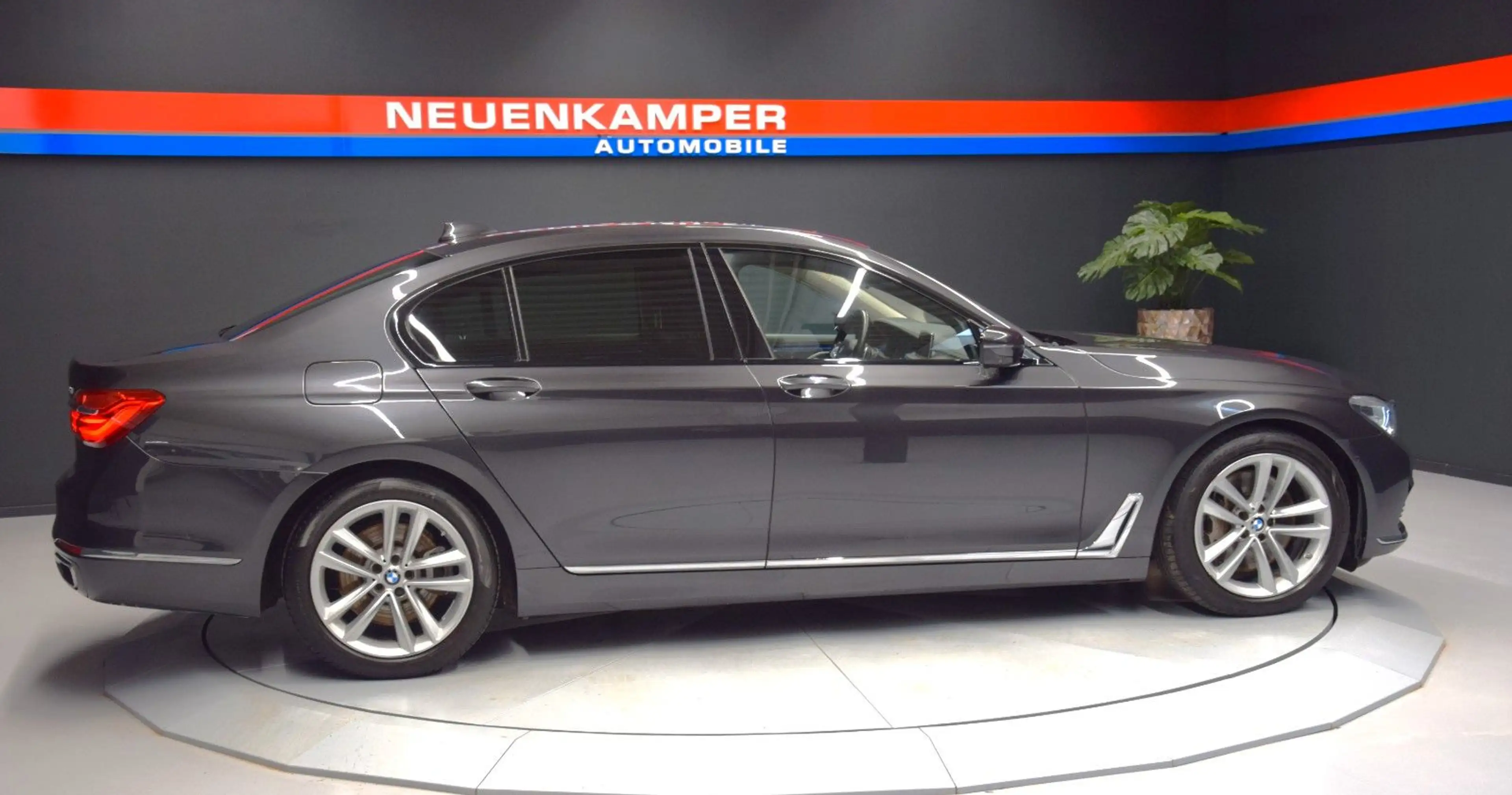 BMW 750 d xDrive HuD Leder ACC Massage H&k Laser Kam — photo 5