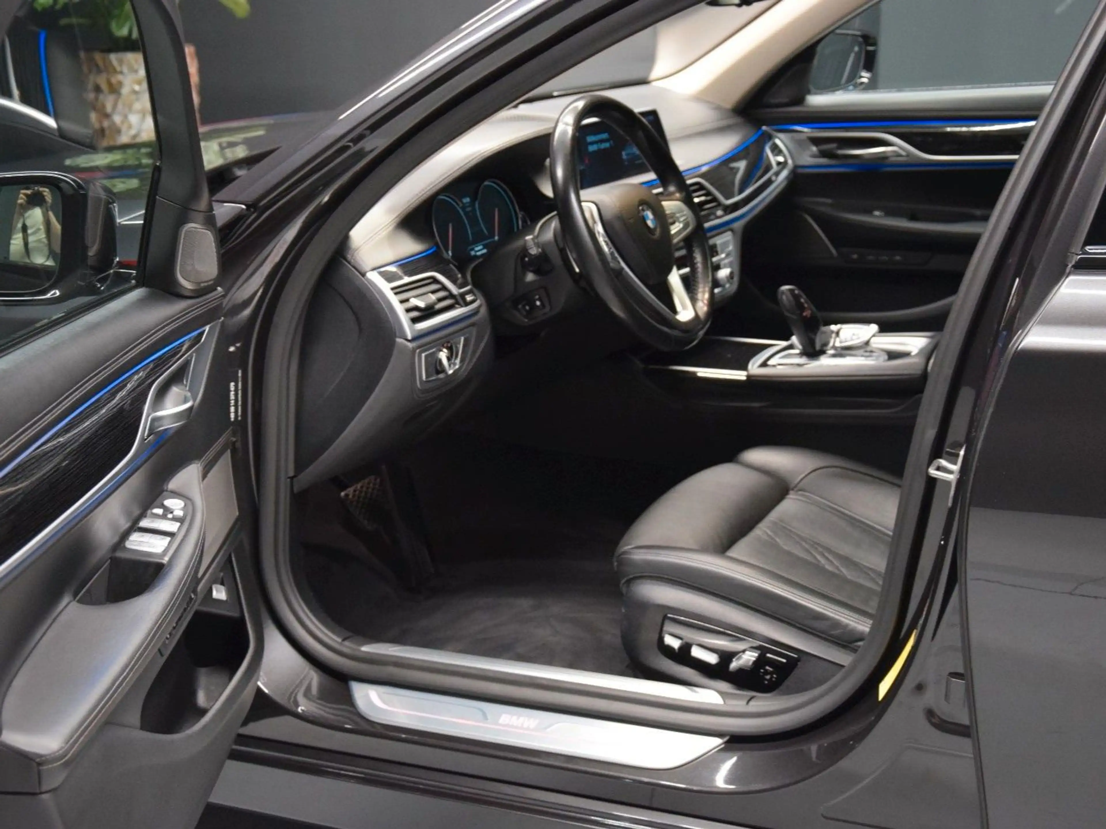 BMW 750 d xDrive HuD Leder ACC Massage H&k Laser Kam — photo 16