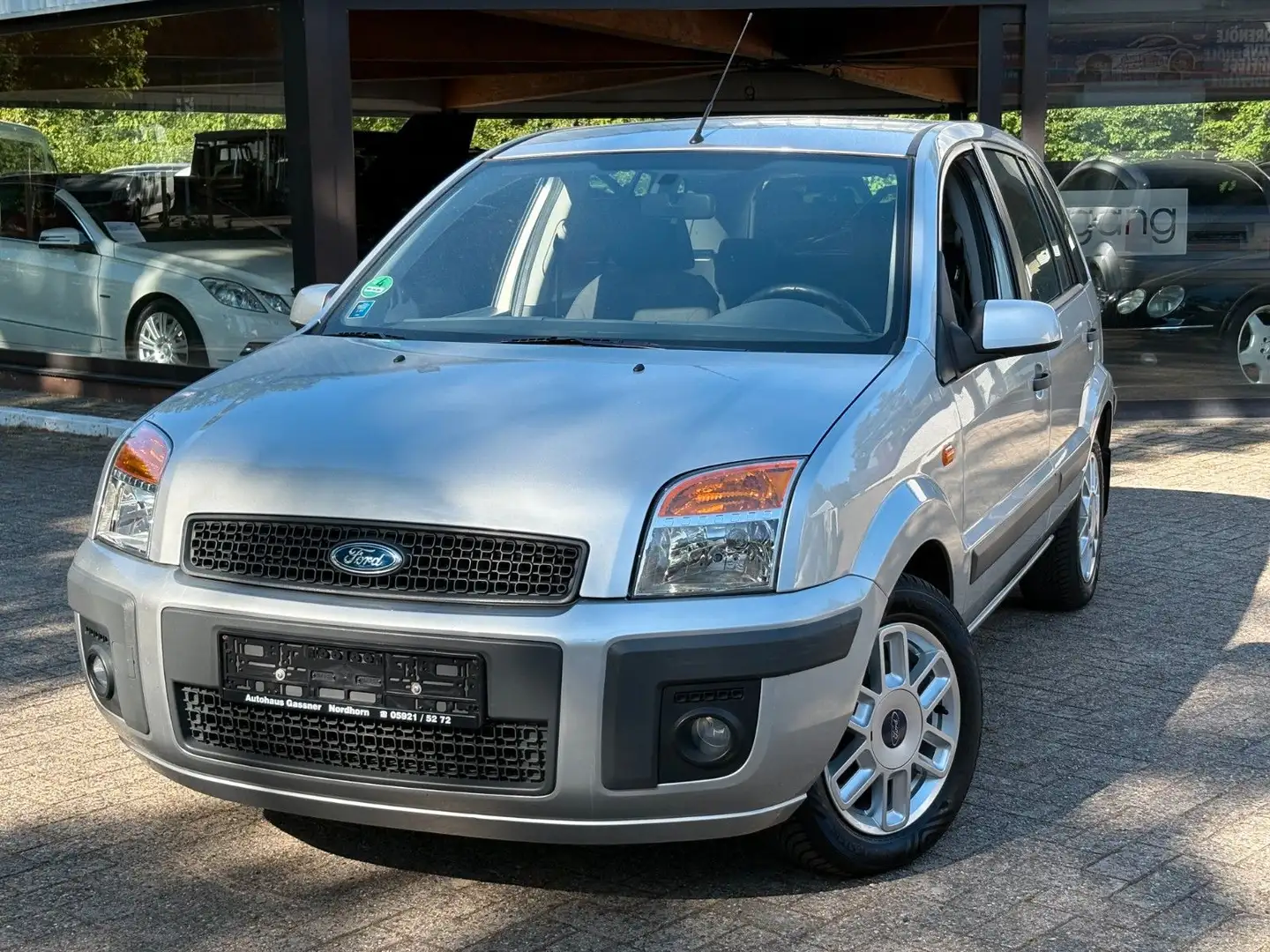 Ford Fusion Style Automatik 93TKM TÜV NEU Plateado - 1
