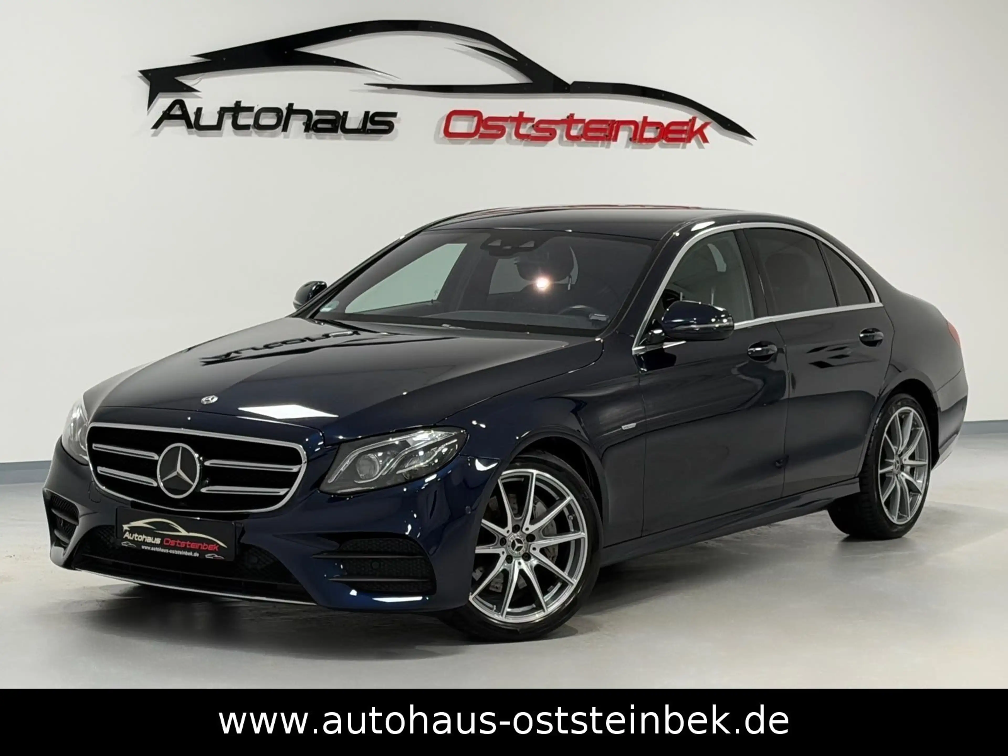 Mercedes-Benz E 220 d AMG-LINE/KAMERA/WIDESC/KEY-LESS/1-HAND/