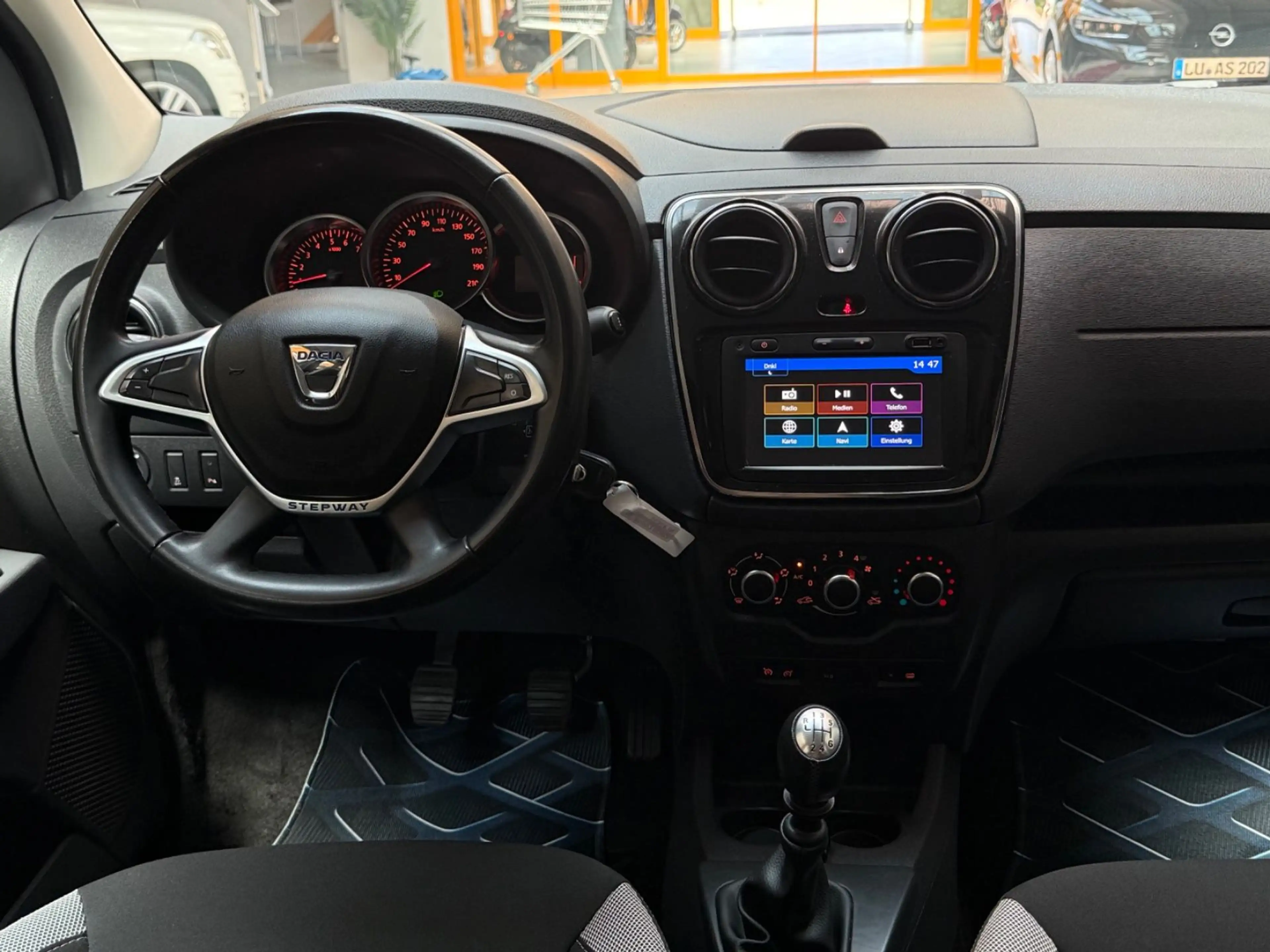 Dacia Lodgy Stepway Plus|7-Sitzer|SHZ|PDC|Kamera|Klima — photo 13