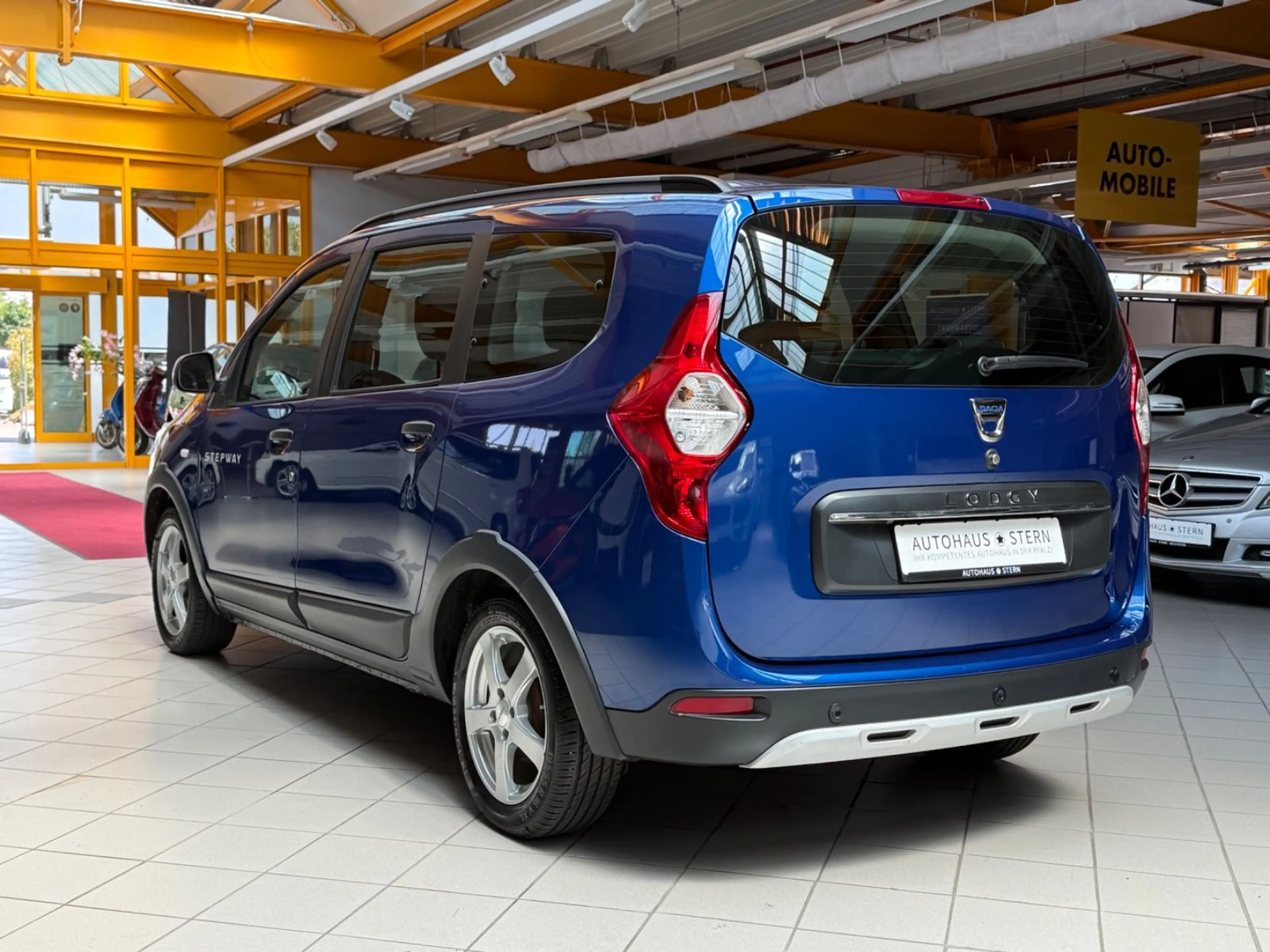 Dacia Lodgy Stepway Plus|7-Sitzer|SHZ|PDC|Kamera|Klima — photo 4