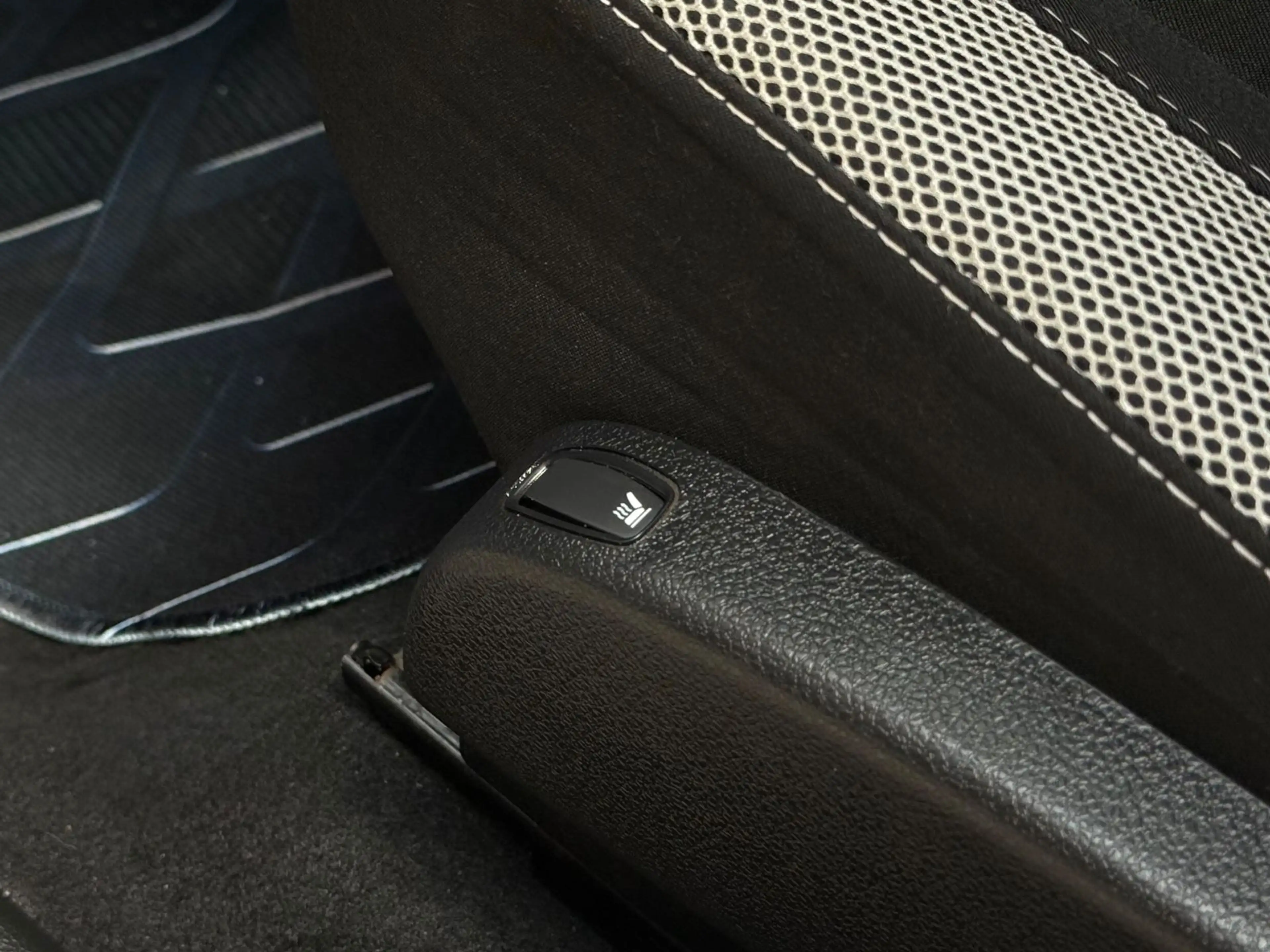 Dacia Lodgy Stepway Plus|7-Sitzer|SHZ|PDC|Kamera|Klima — photo 12