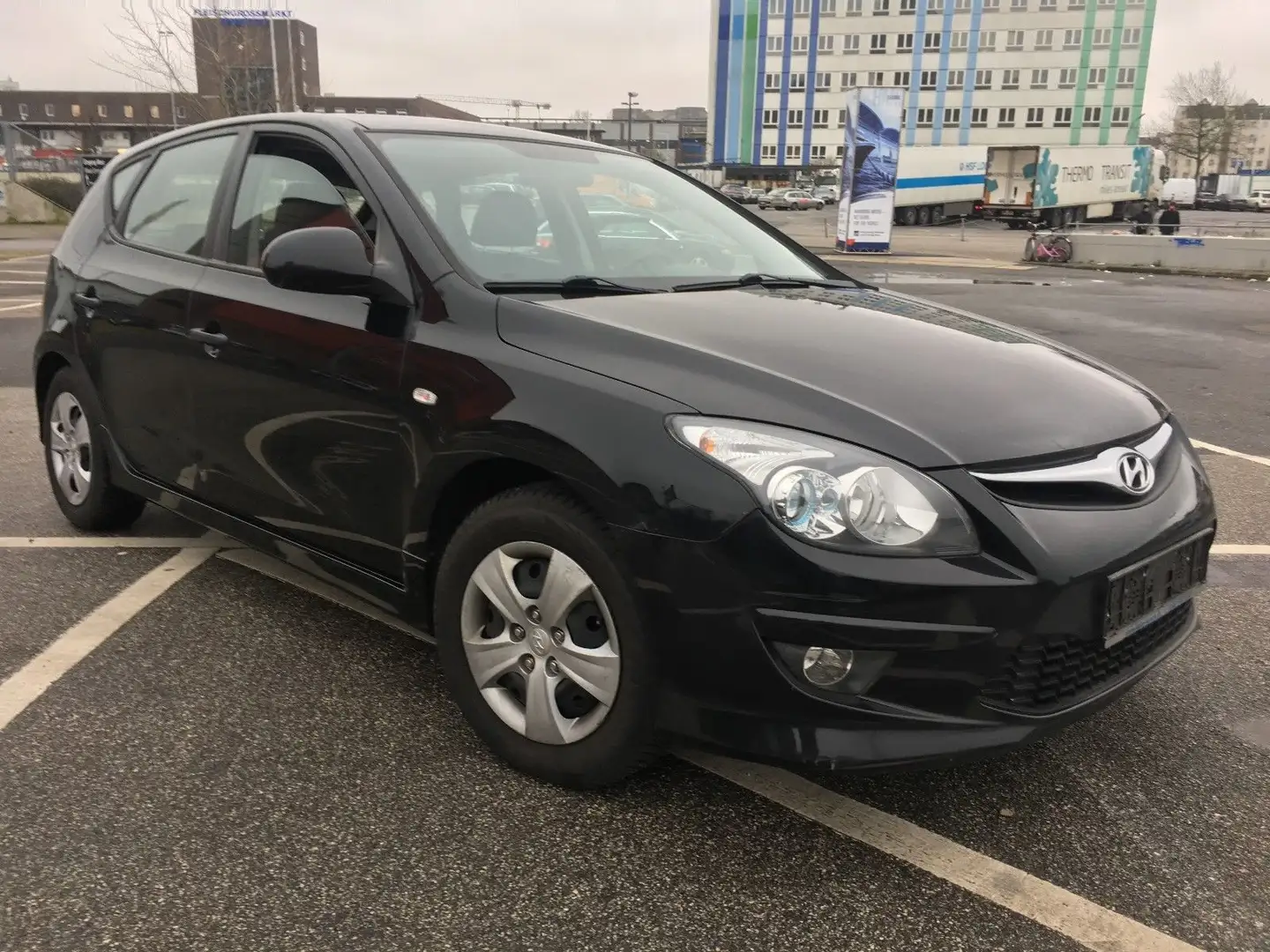Hyundai i30 i30 1,4 CVVT Life Life Schwarz - 1