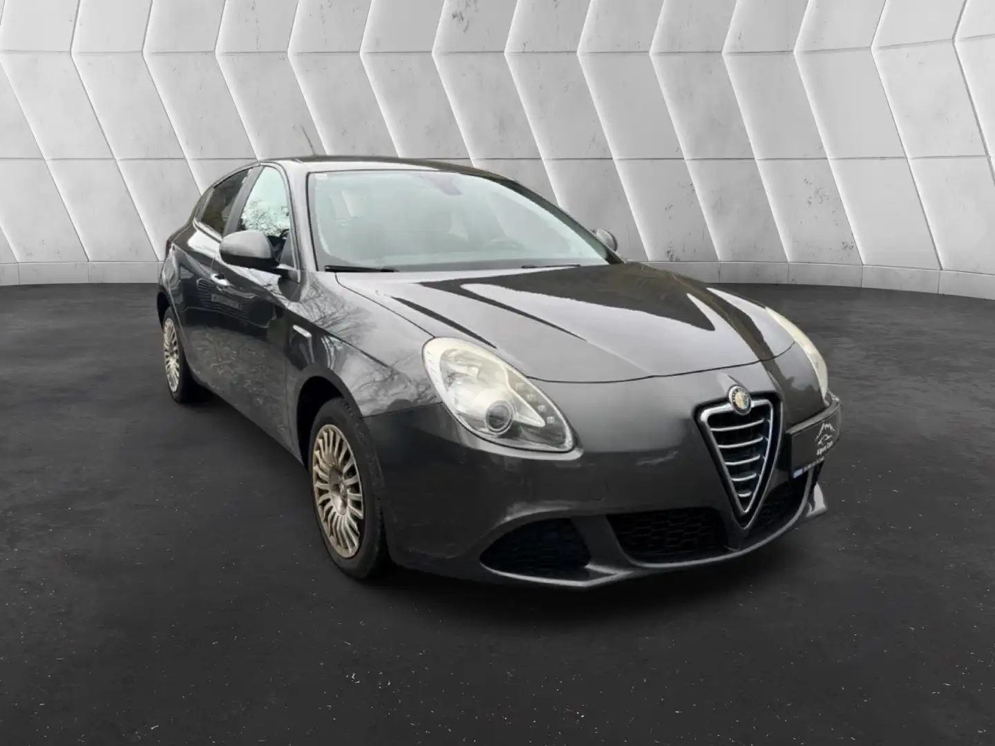 Alfa Romeo Giulietta Basis Šedá - 2