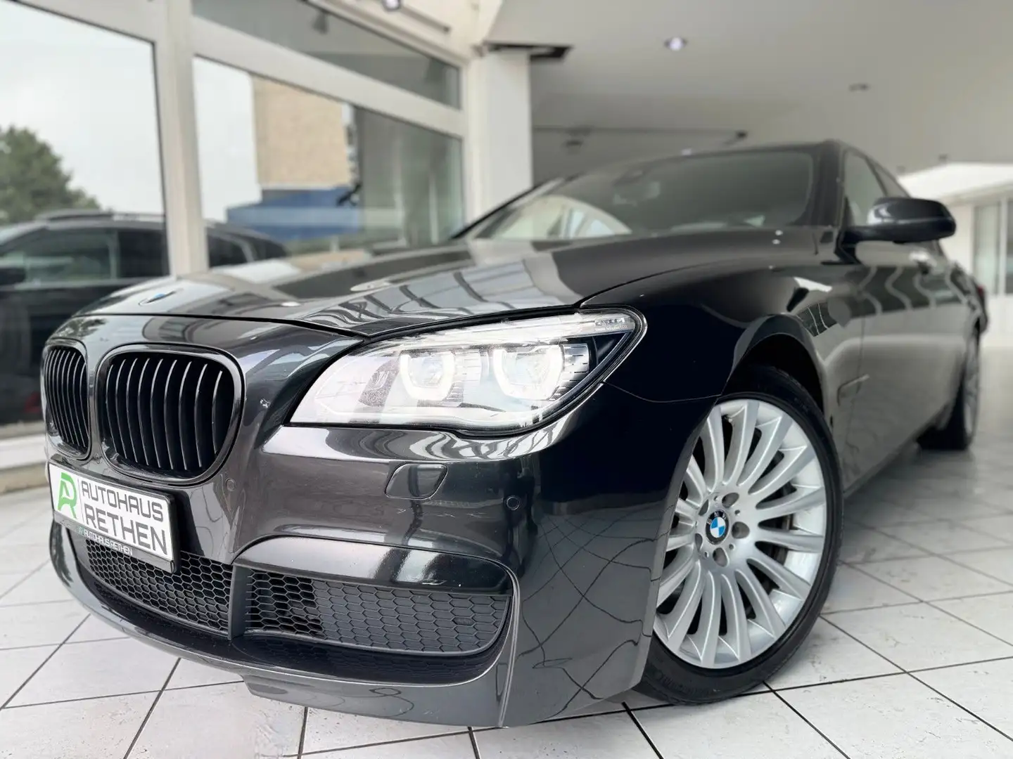 BMW 730 d xDrive*M Sport*Sitzbelüftung*Digital-Tacho* Gris - 1