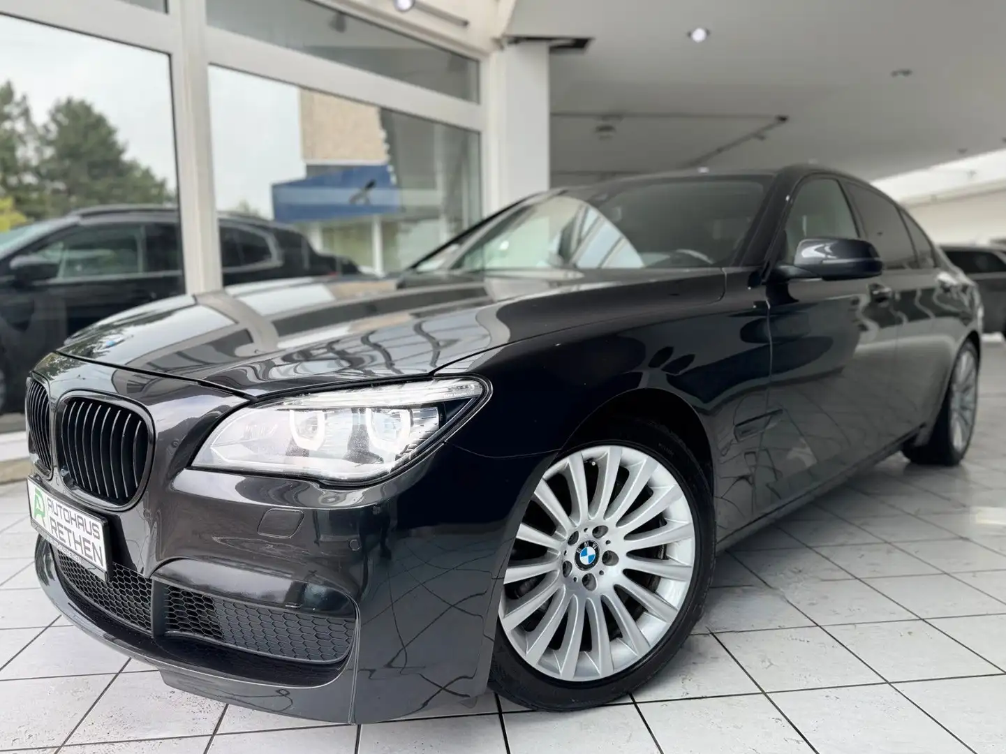 BMW 730 d xDrive*M Sport*Sitzbelüftung*Digital-Tacho* Gris - 2