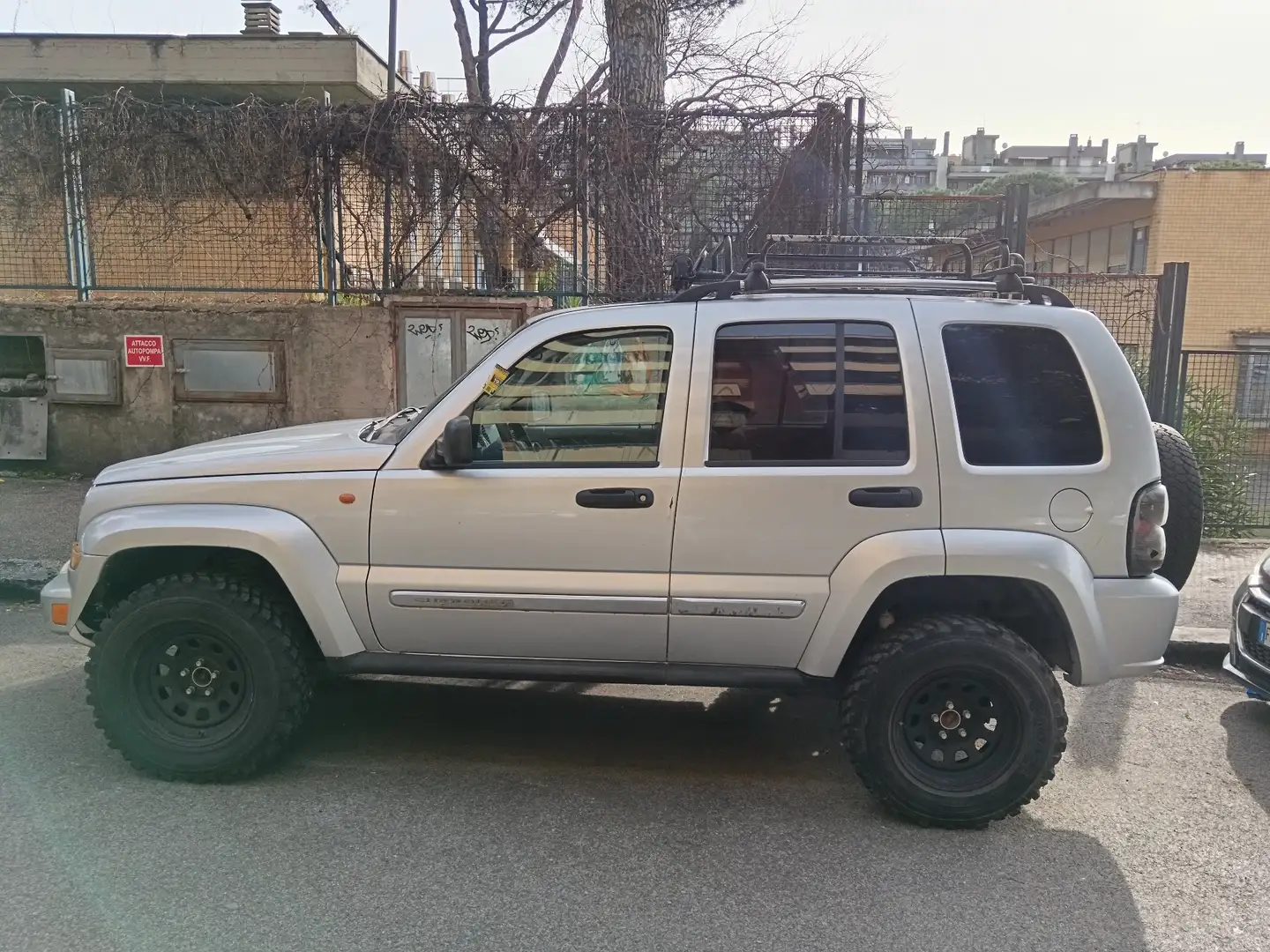 Jeep Liberty Cherokee 2.8 TDI - 1