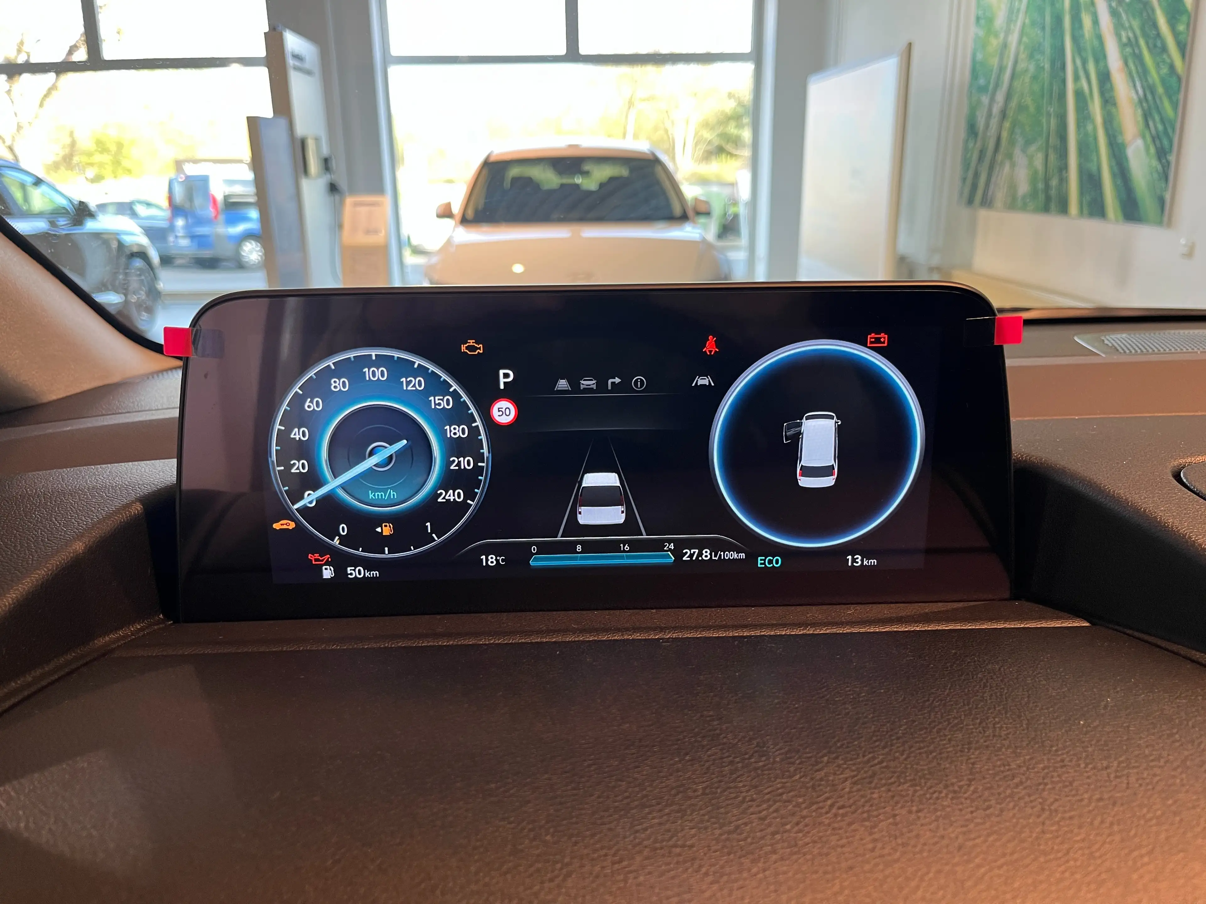 Hyundai STARIA Signature Hybrid 2WD — photo 10