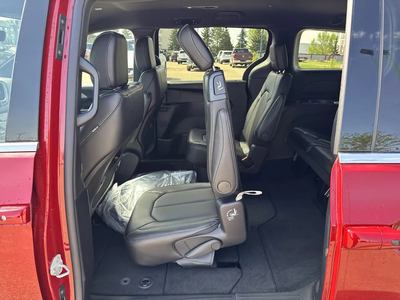 Chrysler Grand Caravan снимка Chrysler Grand Caravan