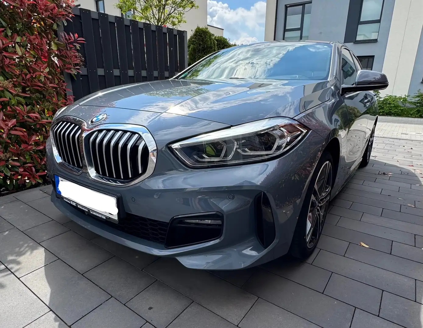 BMW 120 120d xDrive Aut. M Sport Gris - 1