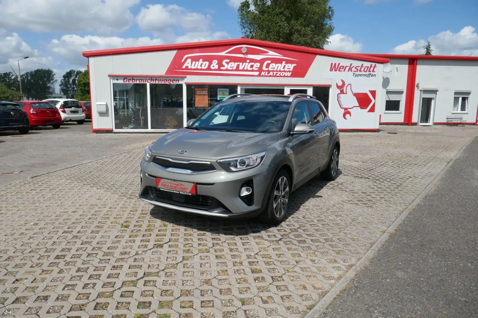 Kia Stonic 1.0 T-GDI Platinum Edition AUTOMATIK Grün - 1