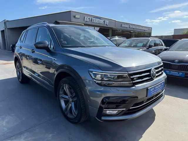 Volkswagen Tiguan Allspace view 3