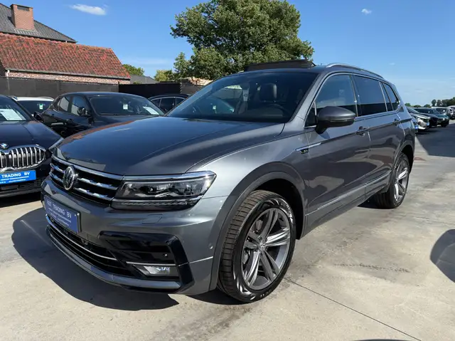 Volkswagen Tiguan Allspace view 9