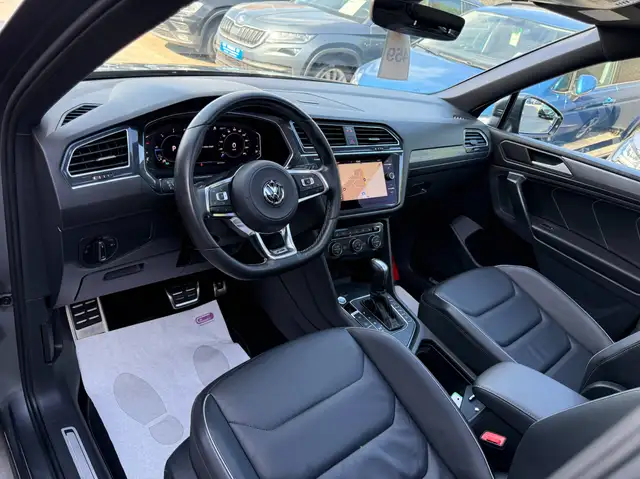 Volkswagen Tiguan Allspace view 13