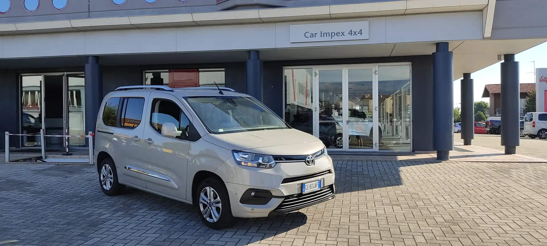 Toyota Proace City Verso Short 1.5D 130CV MT Executive Beige - 1