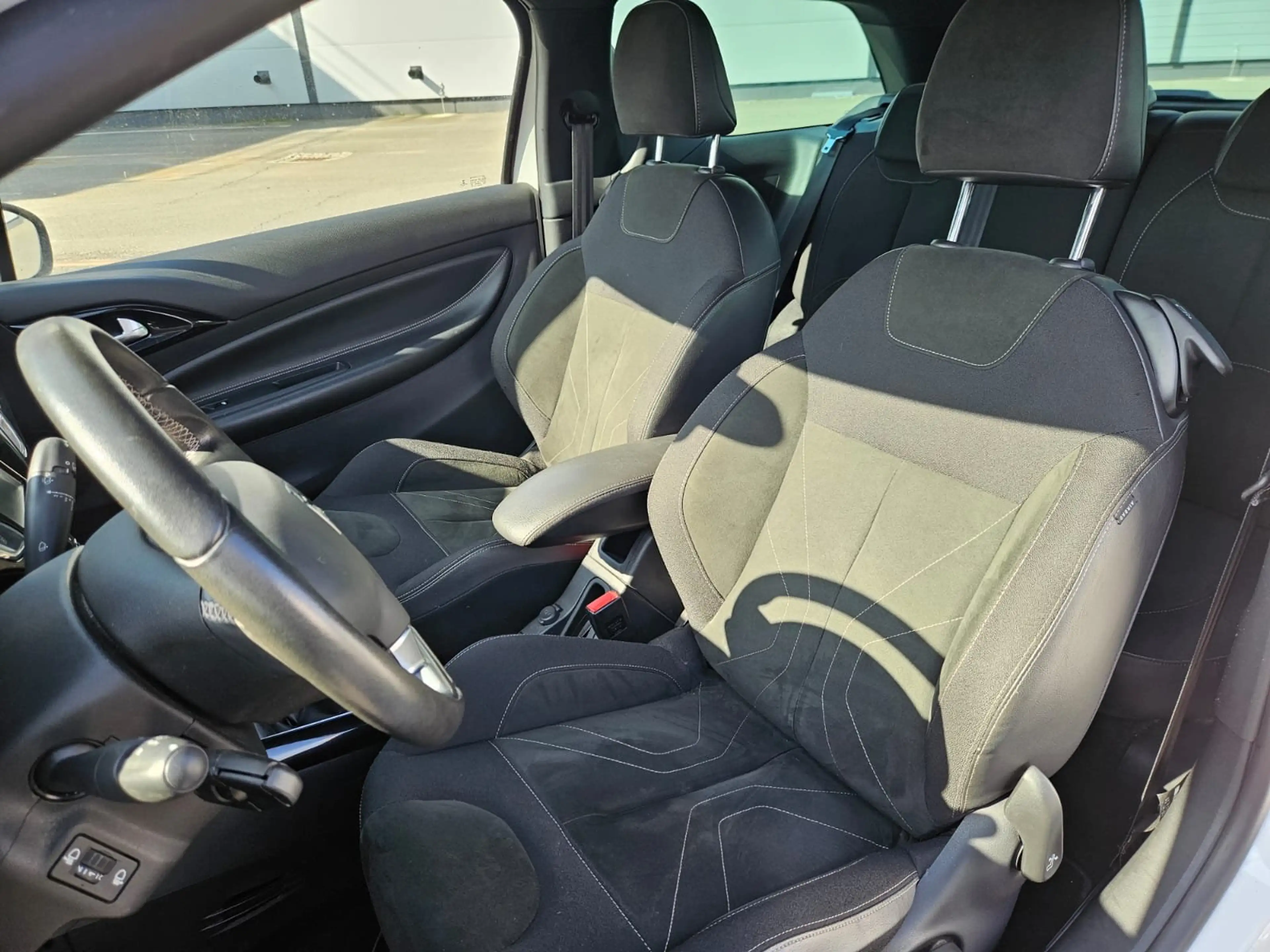 DS Automobiles DS 3 Sport Chic PureTech ,Autom. ,Steuerkette Neu — photo 11