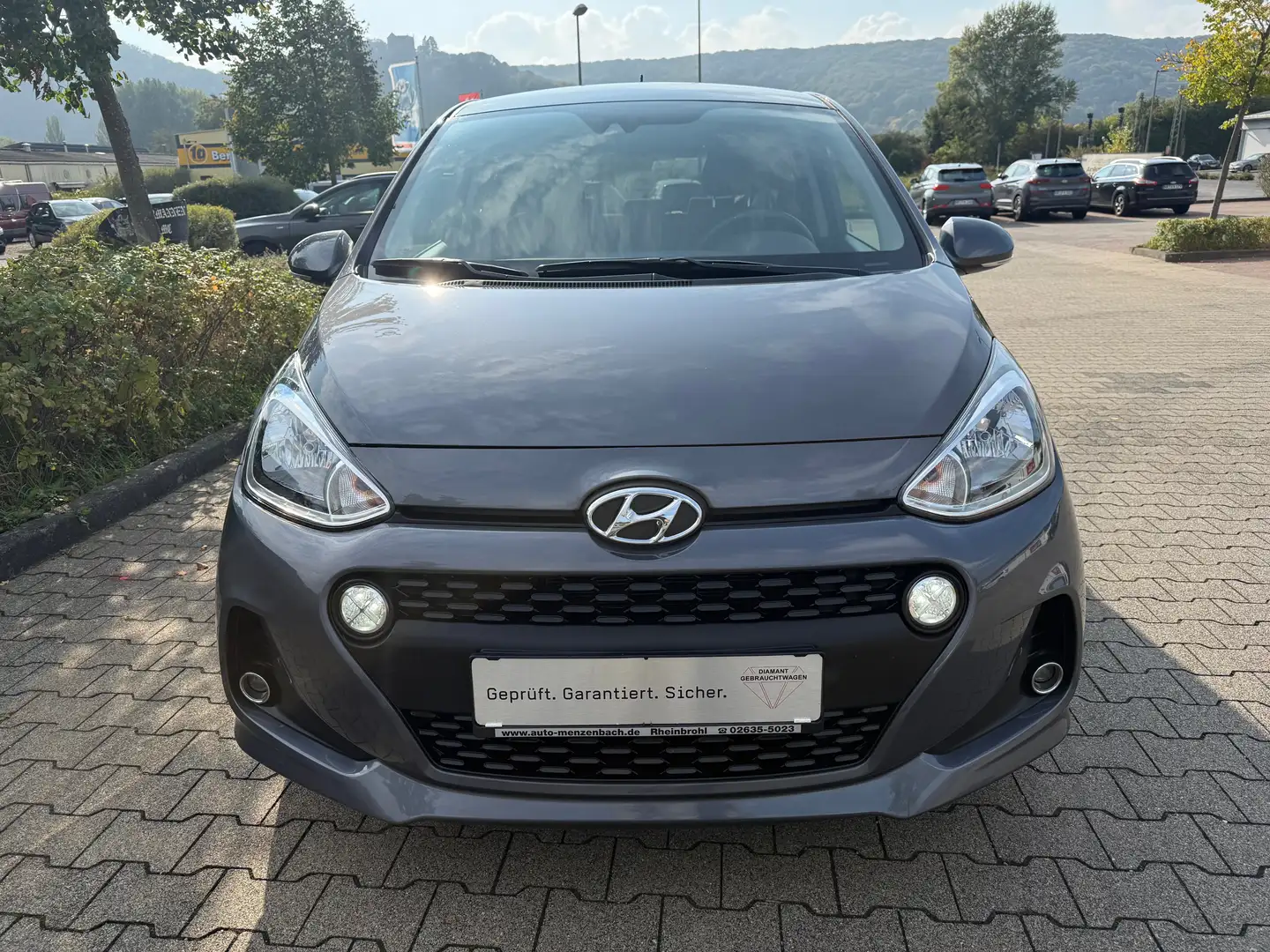 Hyundai i10 Style Grau - 1