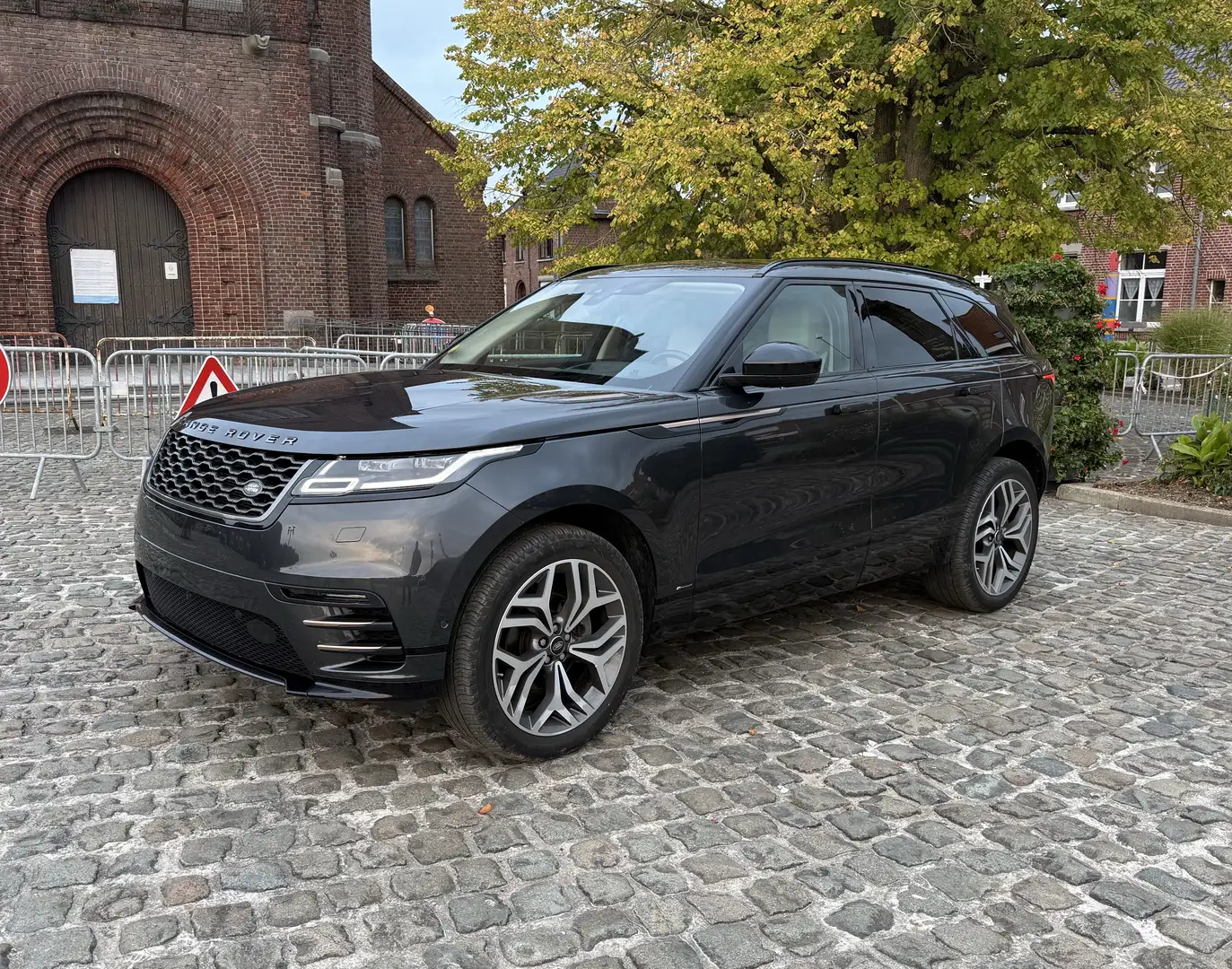 Land Rover Range Rover Velar 2.0 TD4 R-Dynamic - 1