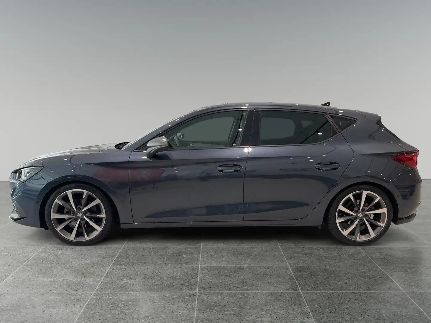 SEAT Leon 4ª SERIE 1.5 ETSI 150 CV DSG FR Grijs - 2