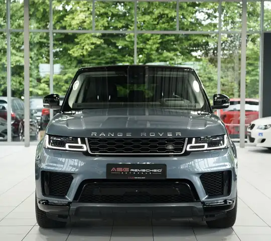 Land Rover Range Rover Sport view 3