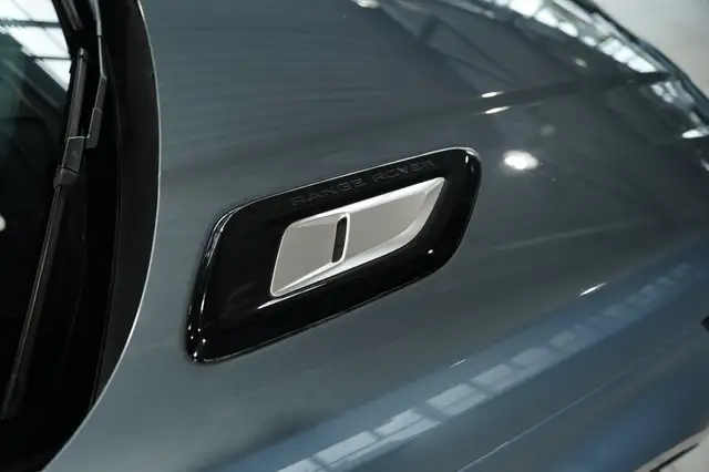 Land Rover Range Rover Sport view 9