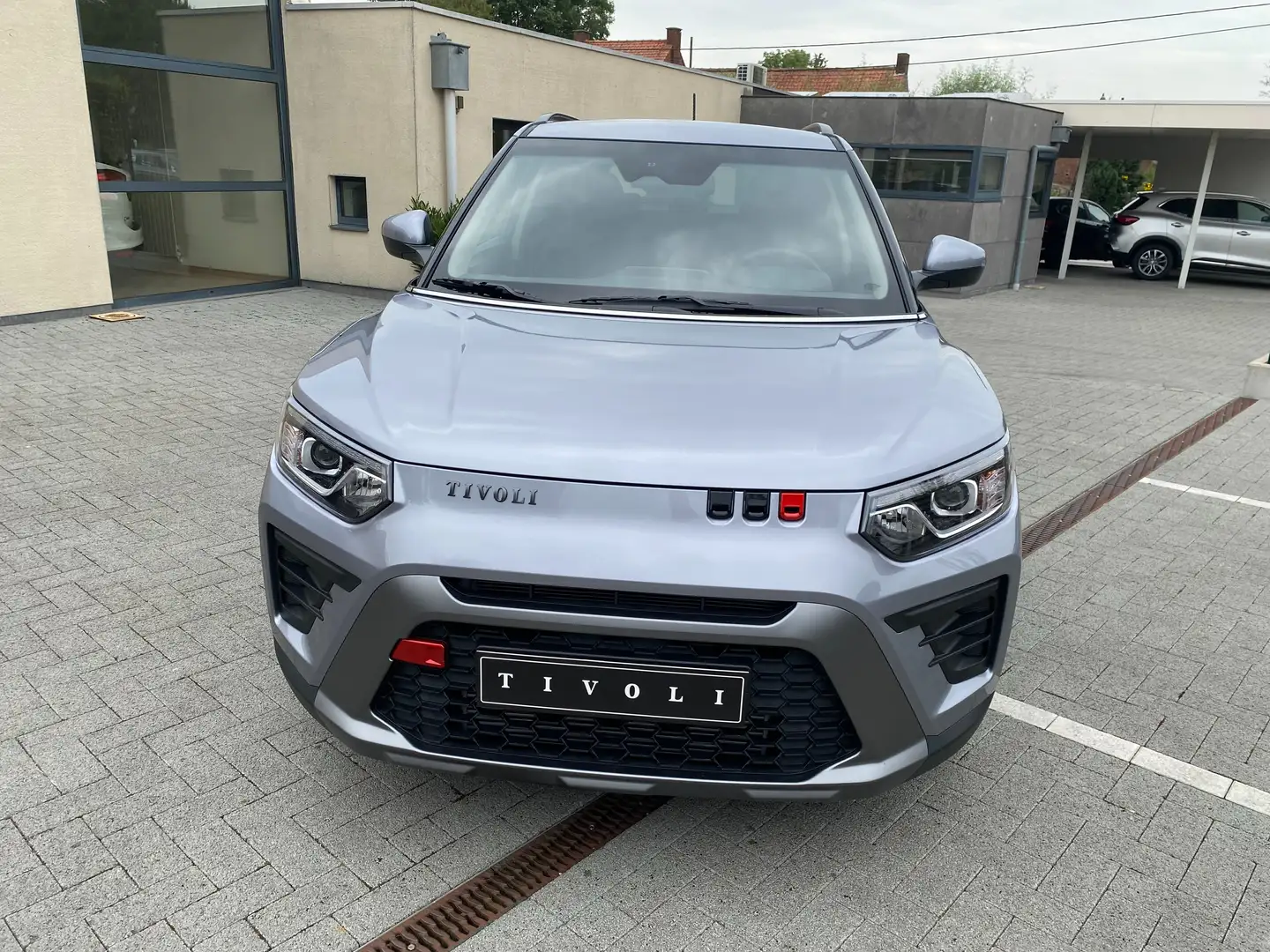 SsangYong Tivoli 1.5 Bronze - Directie wagen - Lifetime assist. Grijs - 2