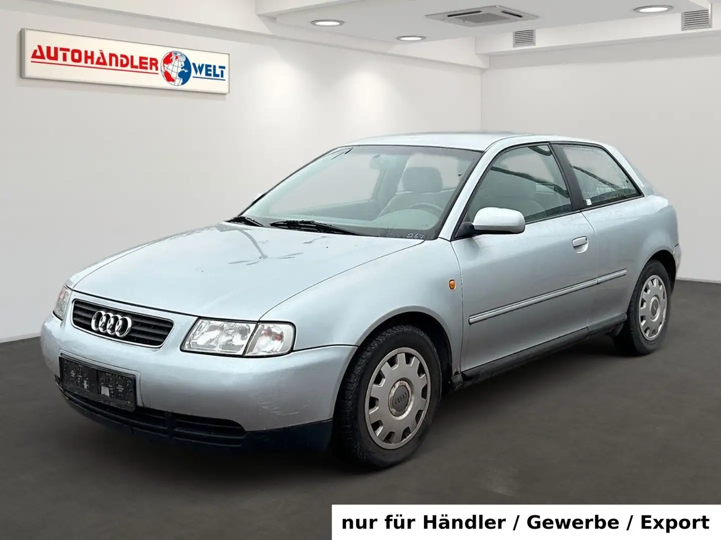 Audi A3 1.6i Klimaautomatik Plateado - 1