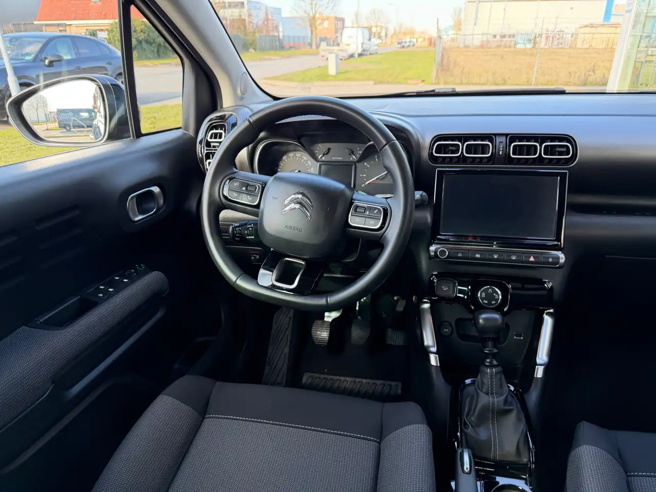 Citroen C3 Aircross 1.2 PureTech Shine Navi | App | Cruise | Metallic 16