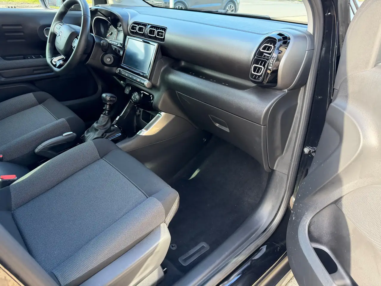Citroen C3 Aircross 1.2 PureTech Shine Navi | App | Cruise | Metallic 13