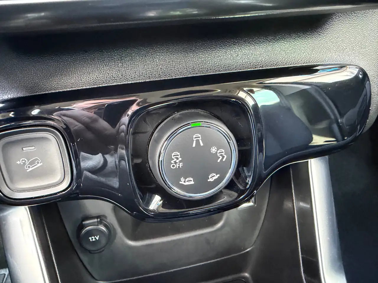 Citroen C3 Aircross 1.2 PureTech Shine Navi | App | Cruise | Metallic 26