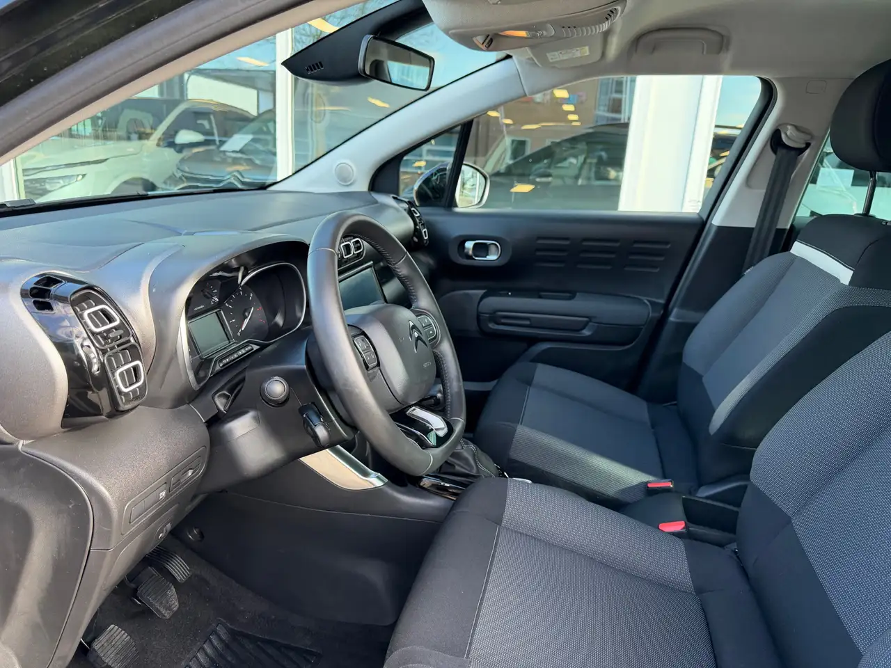 Citroen C3 Aircross 1.2 PureTech Shine Navi | App | Cruise | Metallic 17