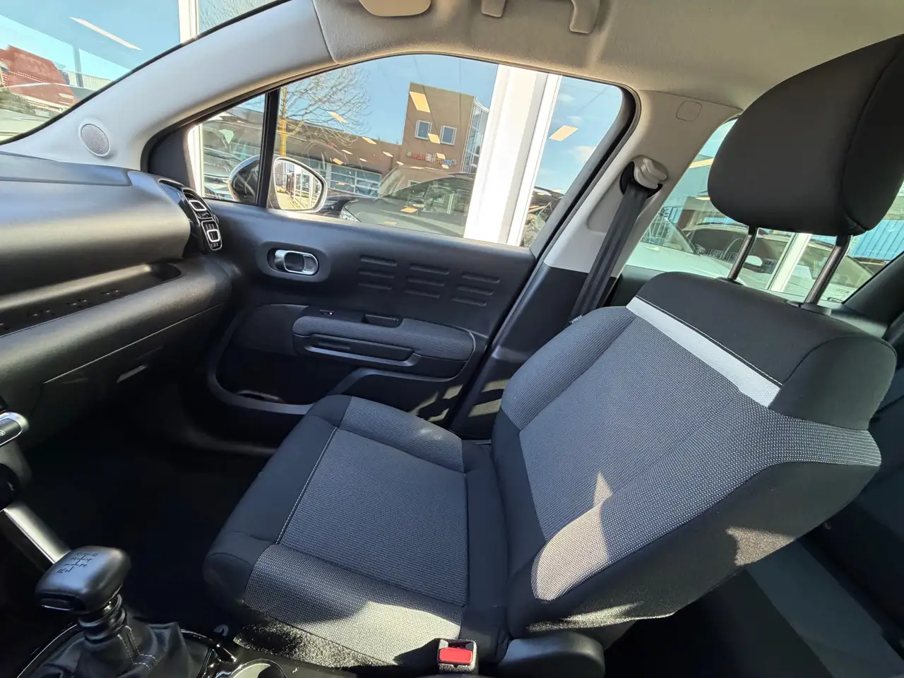 Citroen C3 Aircross 1.2 PureTech Shine Navi | App | Cruise | Metallic 28
