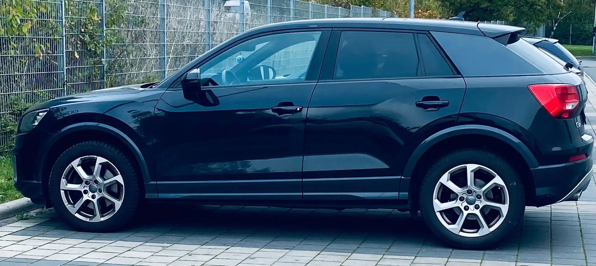 Audi Q2 Q2 1.6 TDI Schwarz - 1