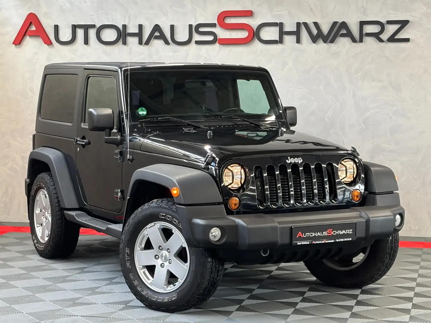 Jeep Wrangler Sport 2.8CRDi Schalter HardTop AHK Tempo MFL Klima Schwarz - 1