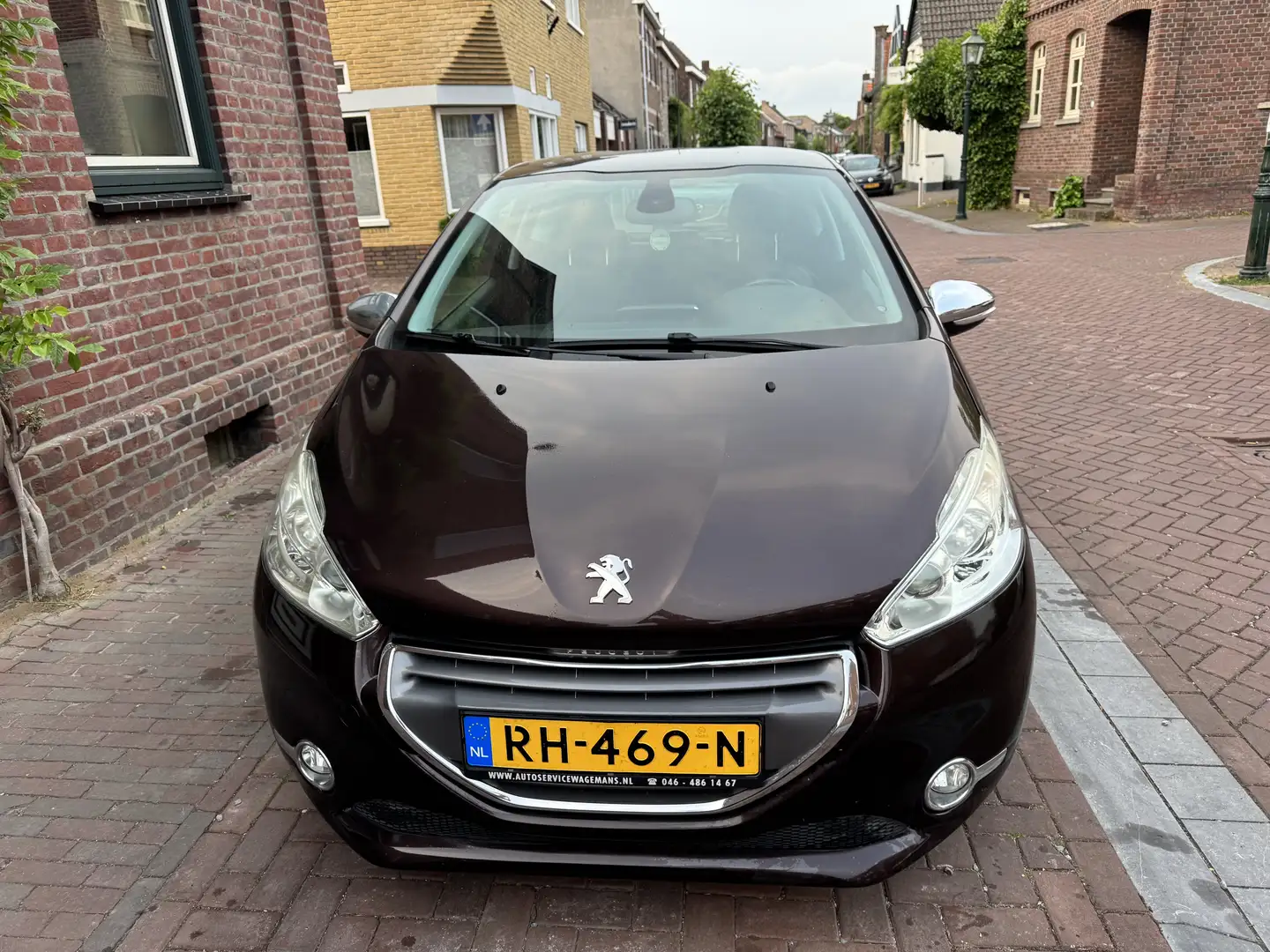 Peugeot 208 1.6 e-HDi Allure Marrón - 2