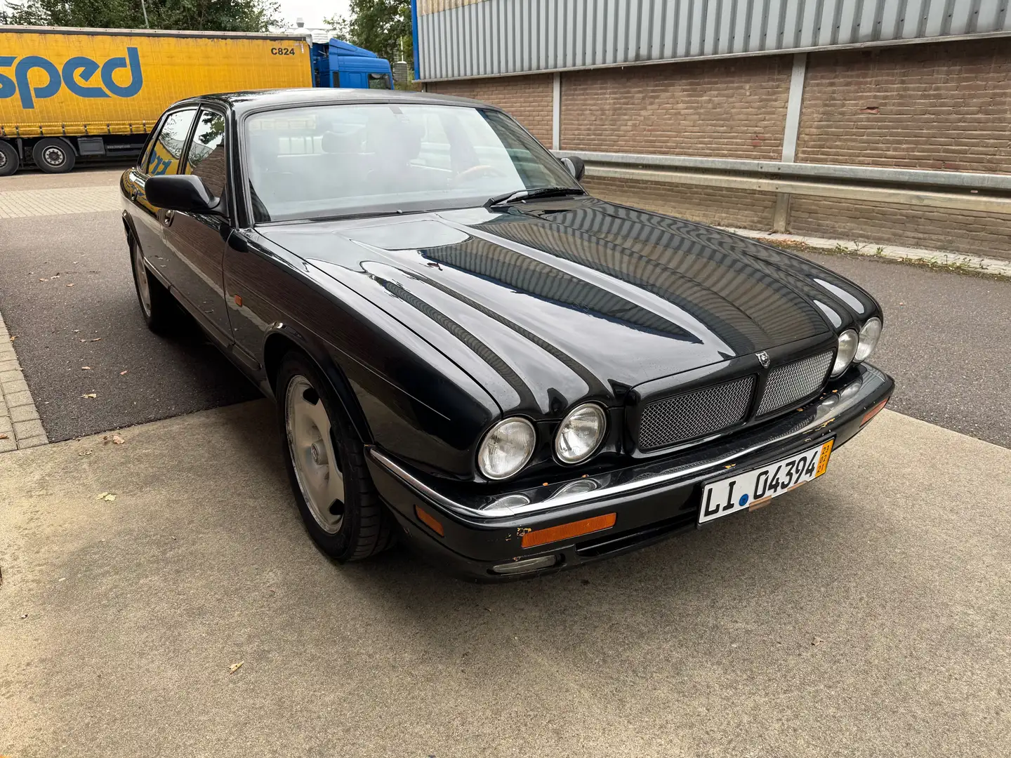 Jaguar XJR Czarny - 1