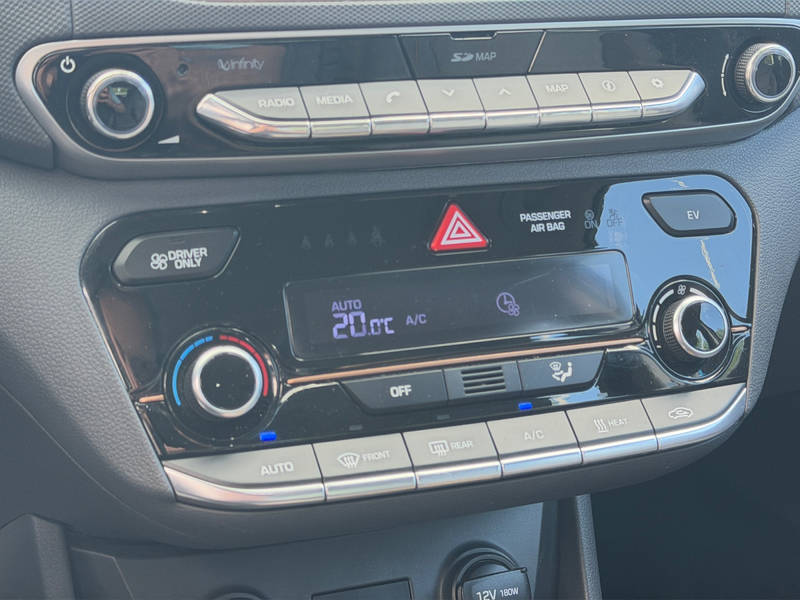 Hyundai IONIQ Premium+ EV Aut- Schuifdak, Stoelventilatie, Stuur — photo 11