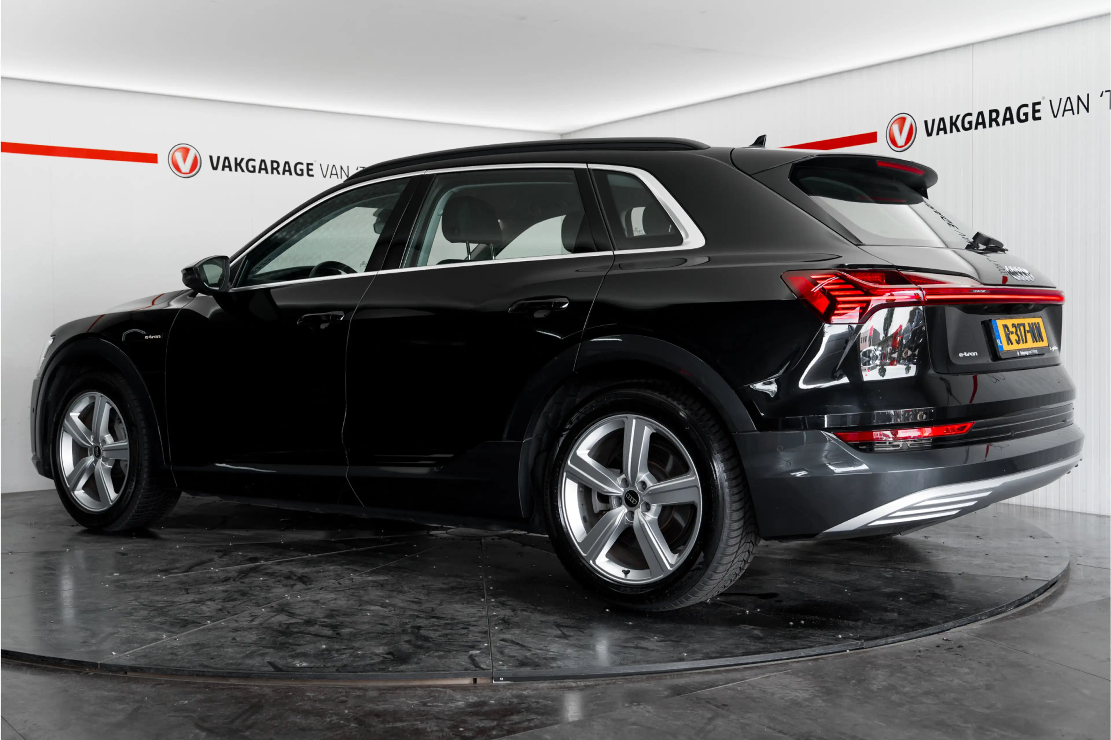Audi e-tron 55 quattro Advanced edition Plus 95 kWh — photo 12