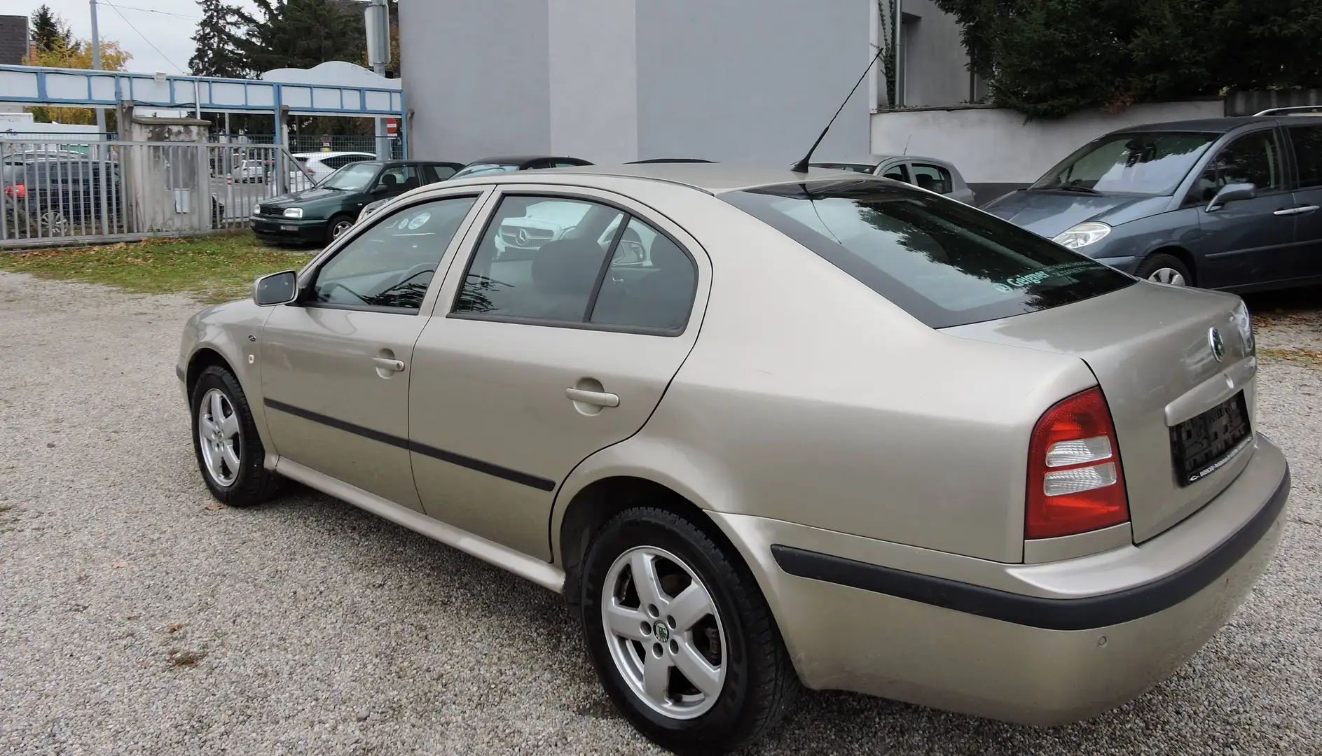 Skoda Octavia Octavia 1,9 Elegance TDI Aut. Elegance Bronze - 2