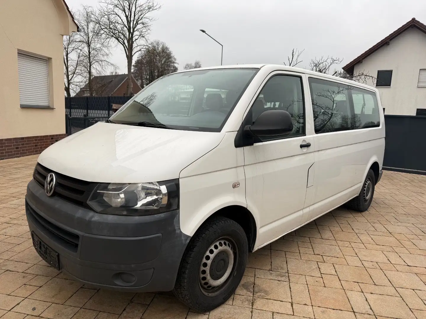 Volkswagen T5 Transporter T5 2.0 TDI Transporter Kombi+Lang+9 Sitzer+Klima Weiß - 1
