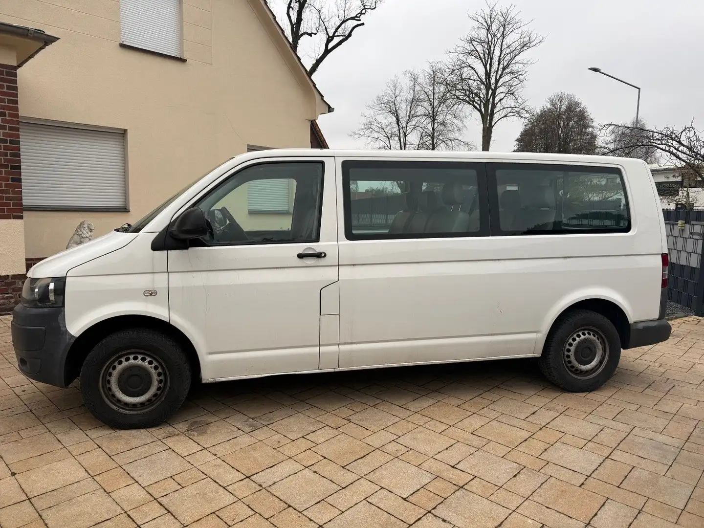 Volkswagen T5 Transporter T5 2.0 TDI Transporter Kombi+Lang+9 Sitzer+Klima Weiß - 2