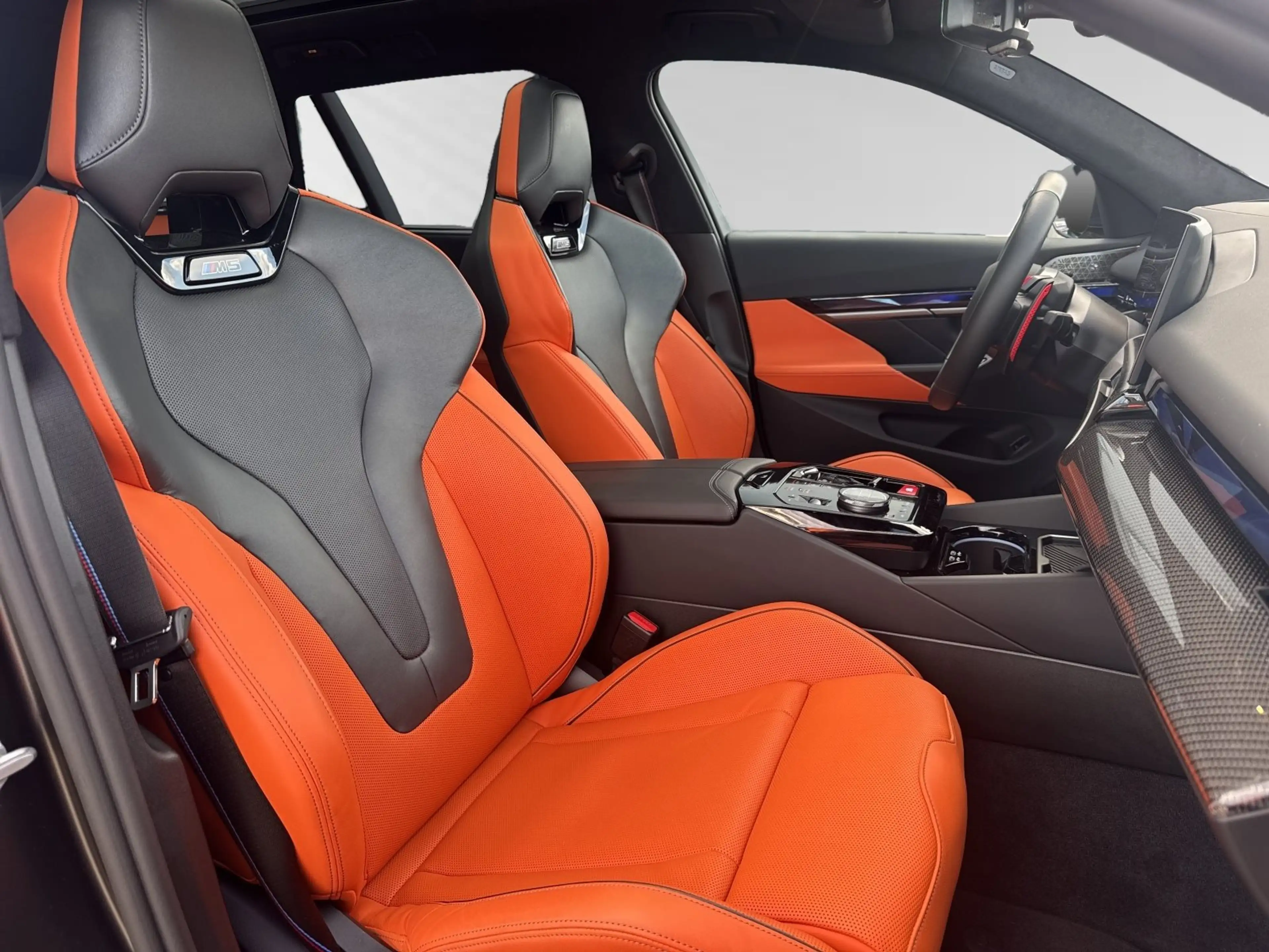 BMW M5 Touring MDriversPackage|AHK|Pano|DA-Prof. — photo 9